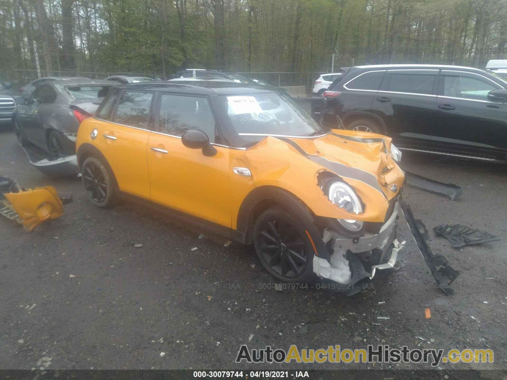 MINI COOPER HARDTOP 4 DOOR S, WMWXU3C57F2B56139