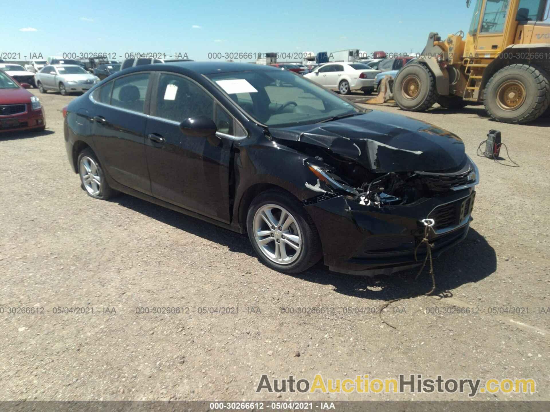 CHEVROLET CRUZE LT, 1G1BE5SMXH7243737