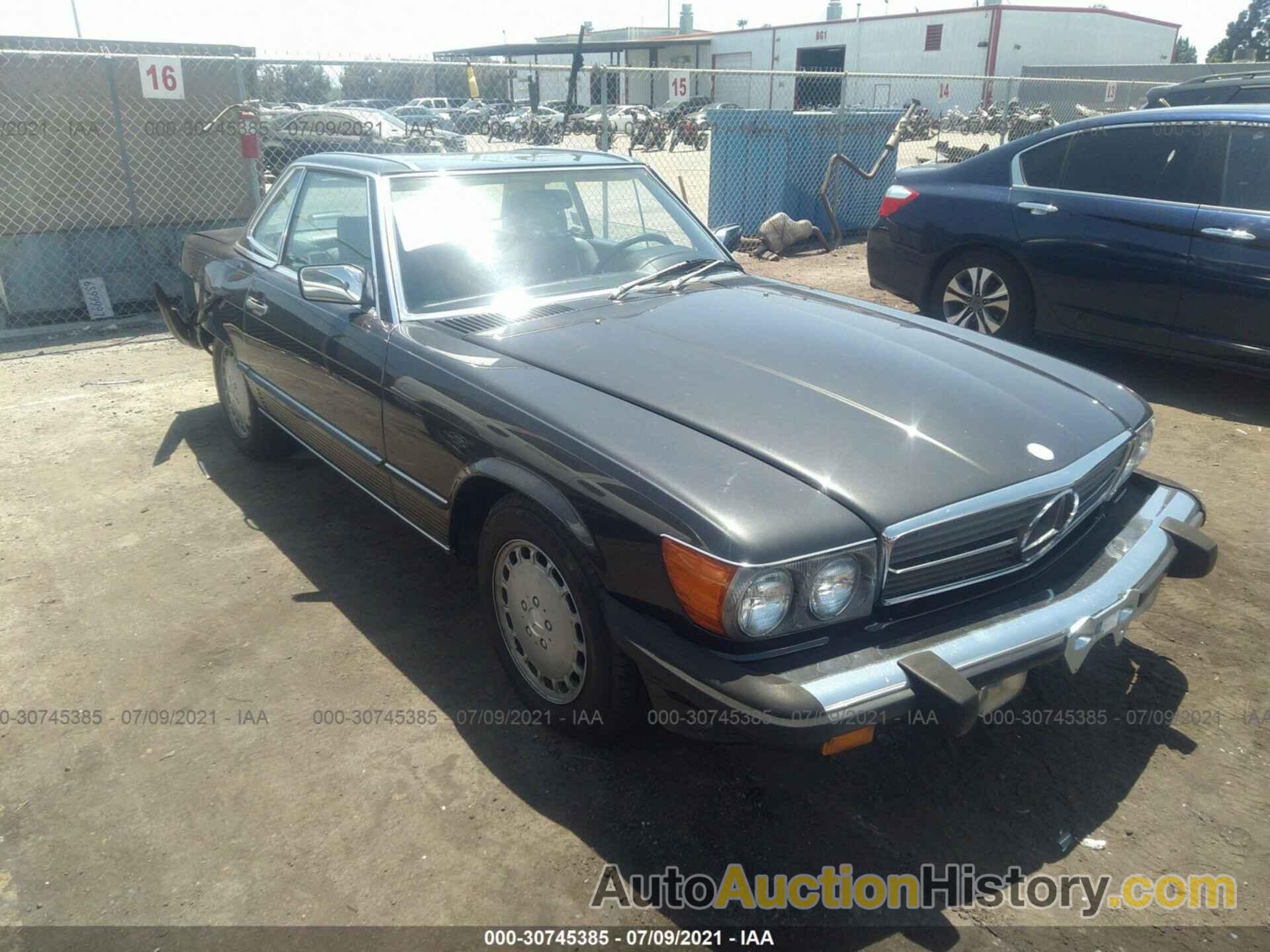 MERCEDES-BENZ 560 SL, WDBBA48D8JA086284