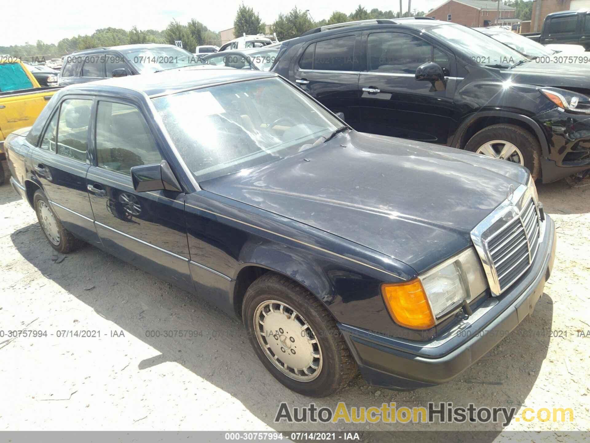 MERCEDES-BENZ 300 E, WDBEA32E7PB957770