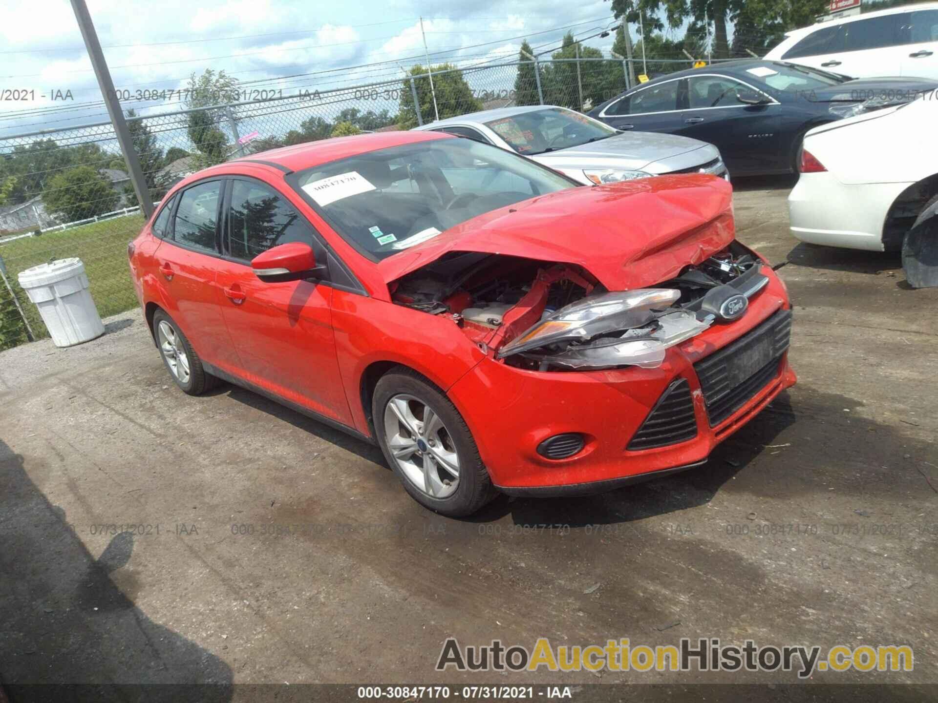 FORD FOCUS SE, 1FADP3F21EL439582