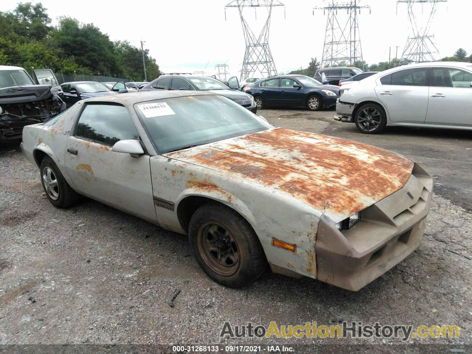 CHEVROLET CAMARO, 1G1AP8714EN121968