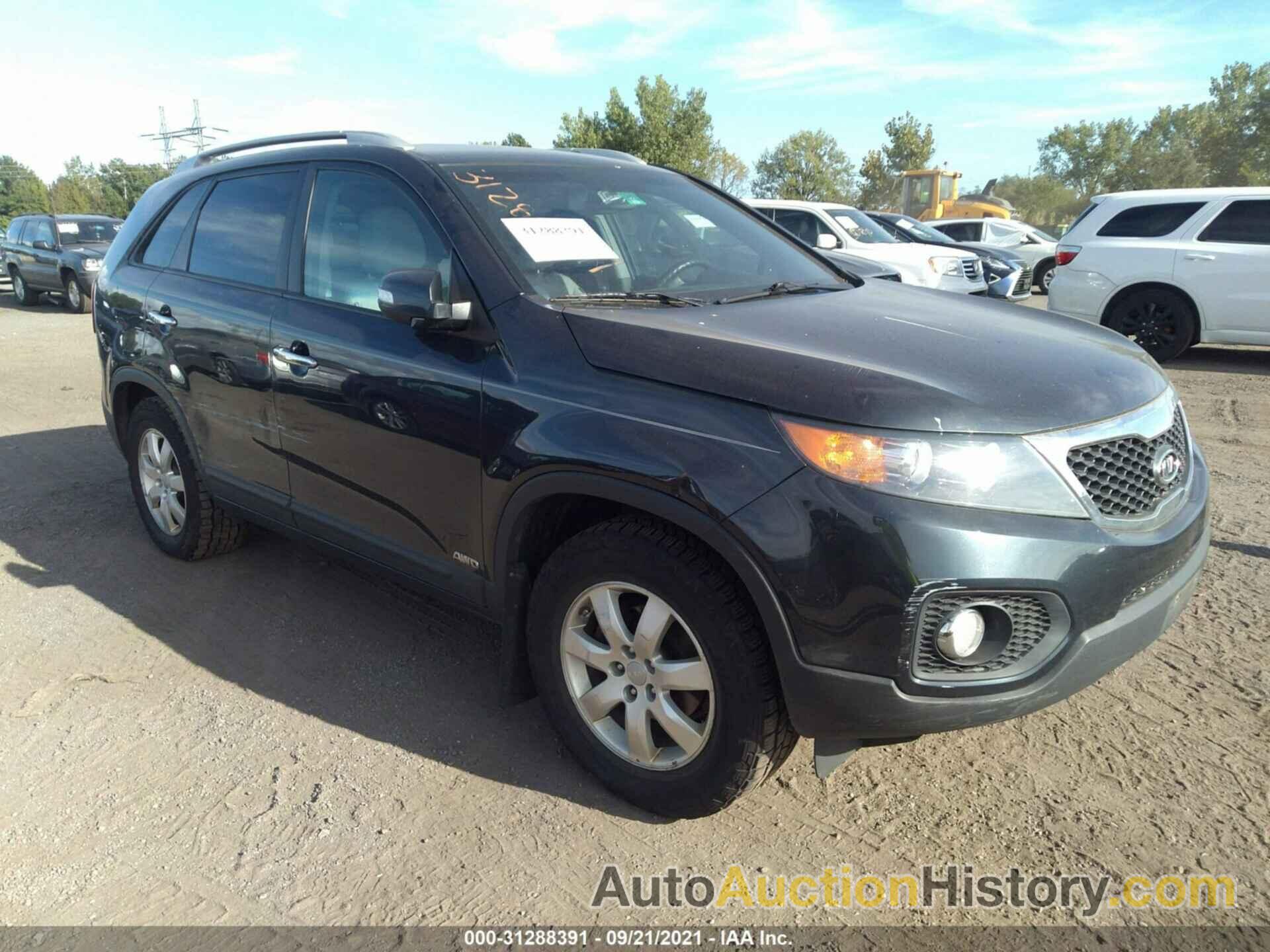 KIA SORENTO LX, 5XYKTCA63CG289149