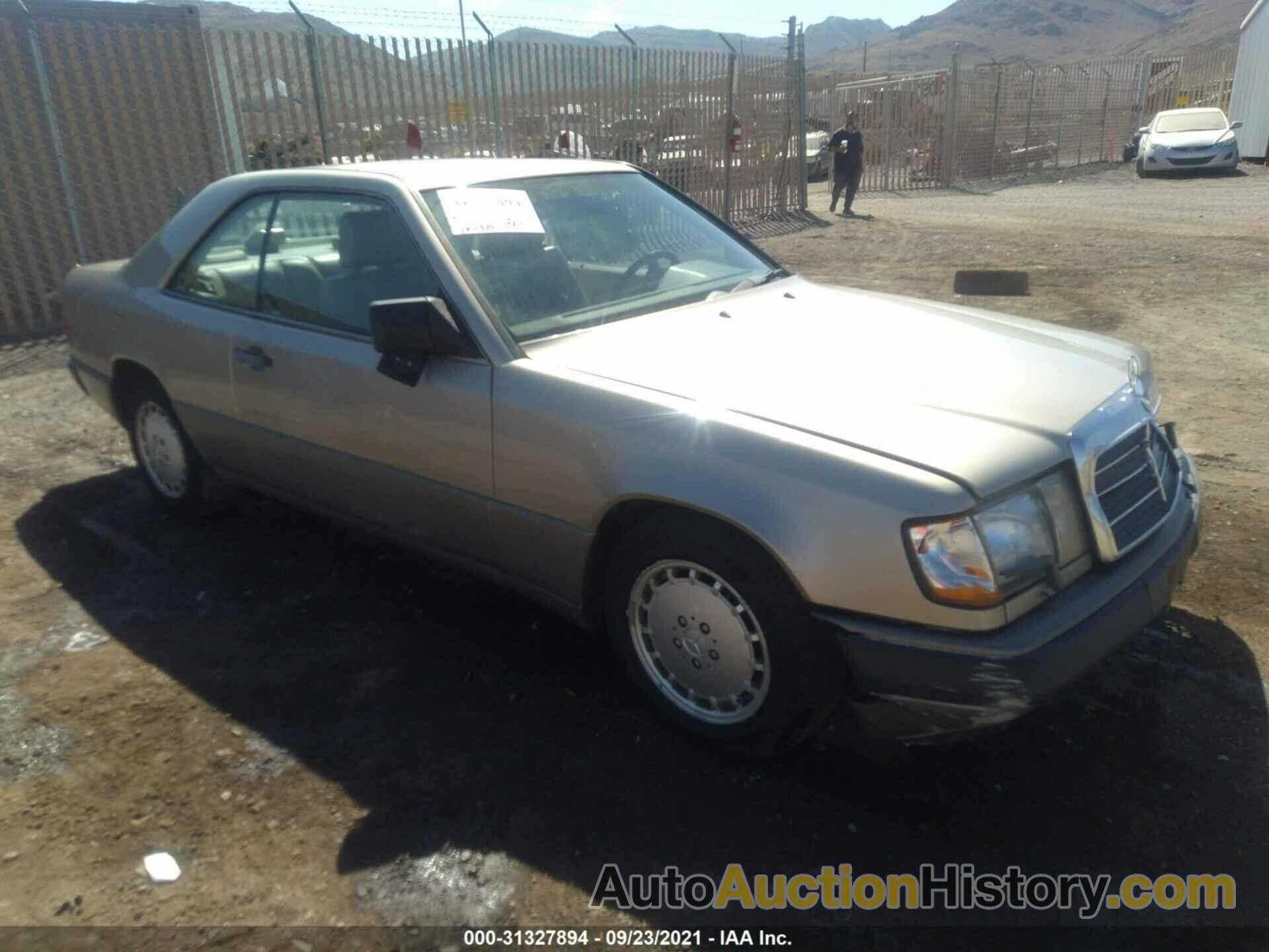 MERCEDES-BENZ 300 CE, WDBEA50D1KA918922