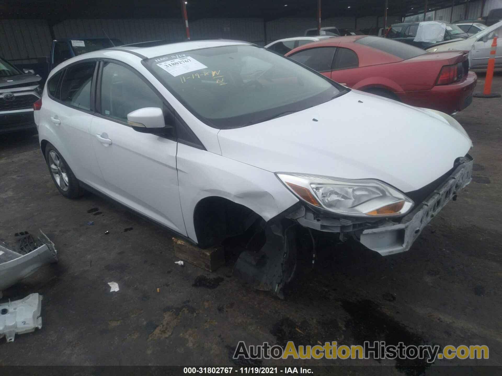 FORD FOCUS SE, 1FADP3K25EL317720