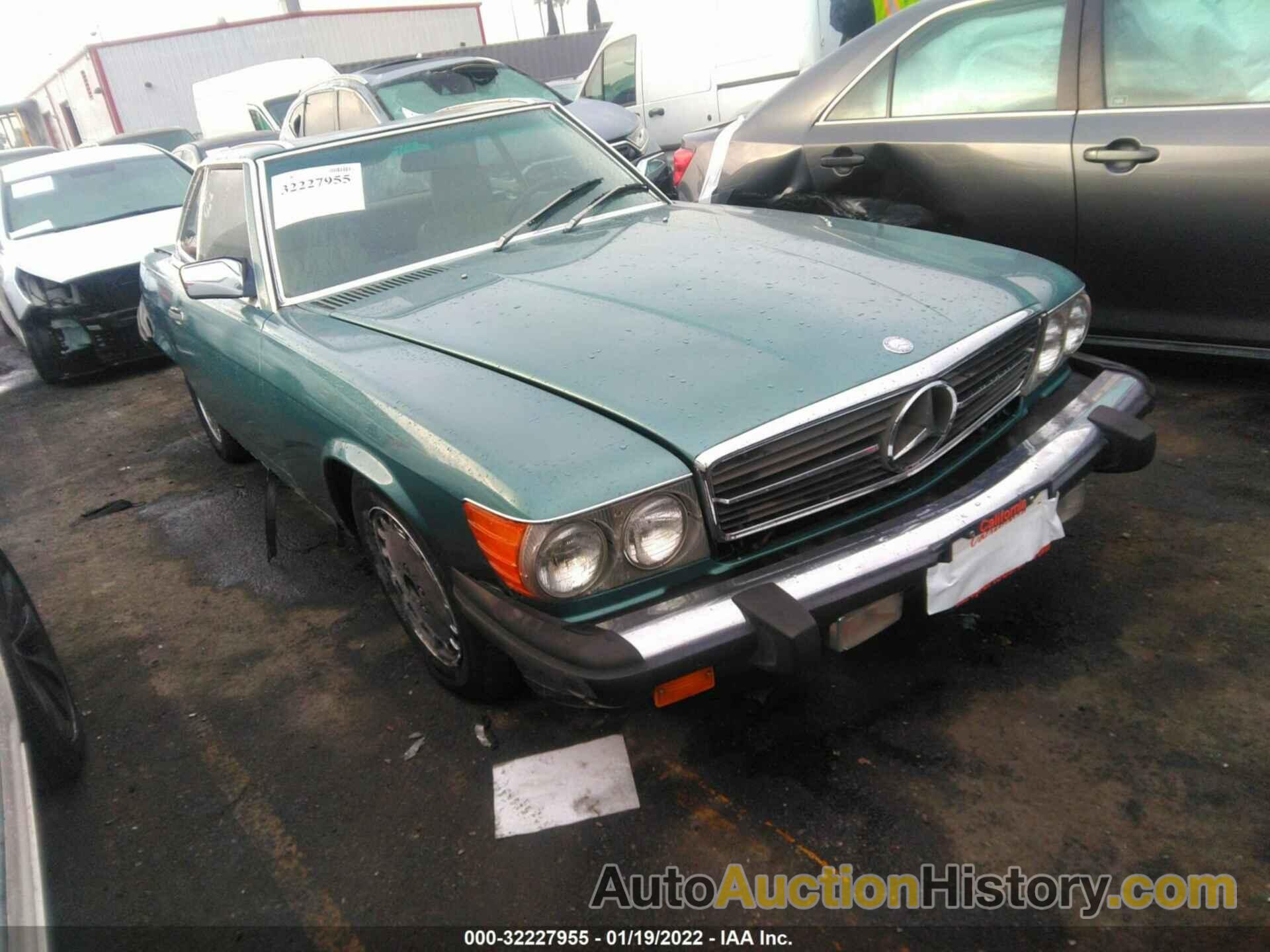 MERCEDES-BENZ 560 SL, WDBBA48D2GA045934