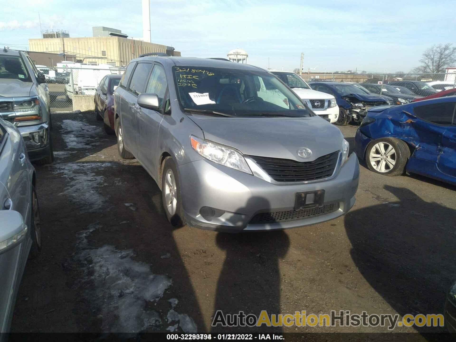 TOYOTA SIENNA LE, 5TDKK3DC4BS103916