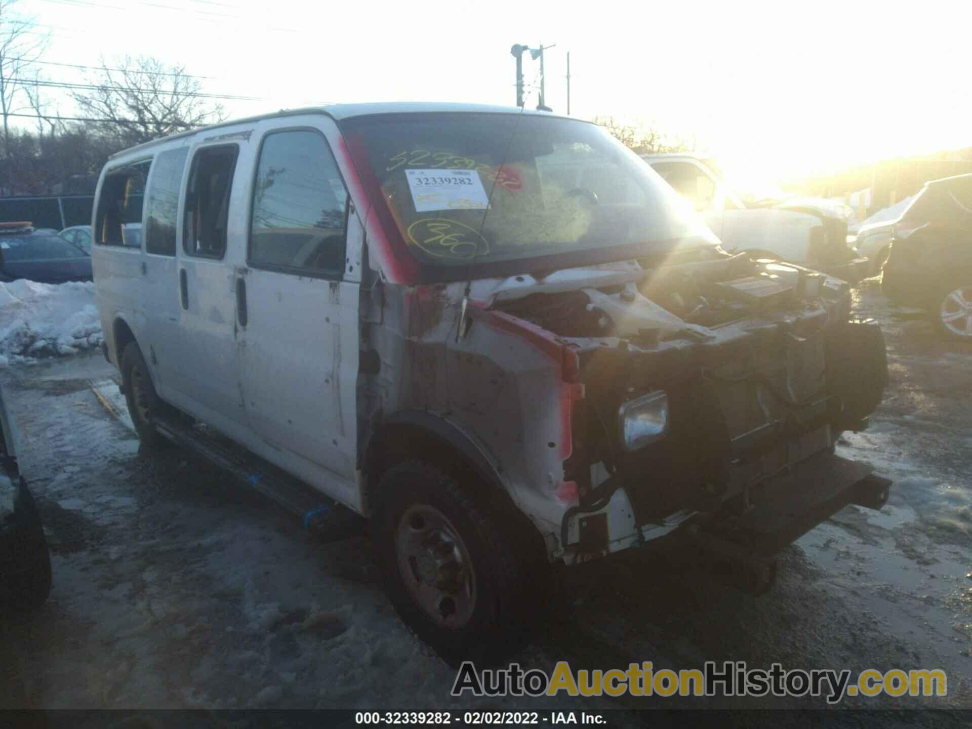 CHEVROLET EXPRESS PASSENGER 1LS, 1GAWGPFG8B1140211