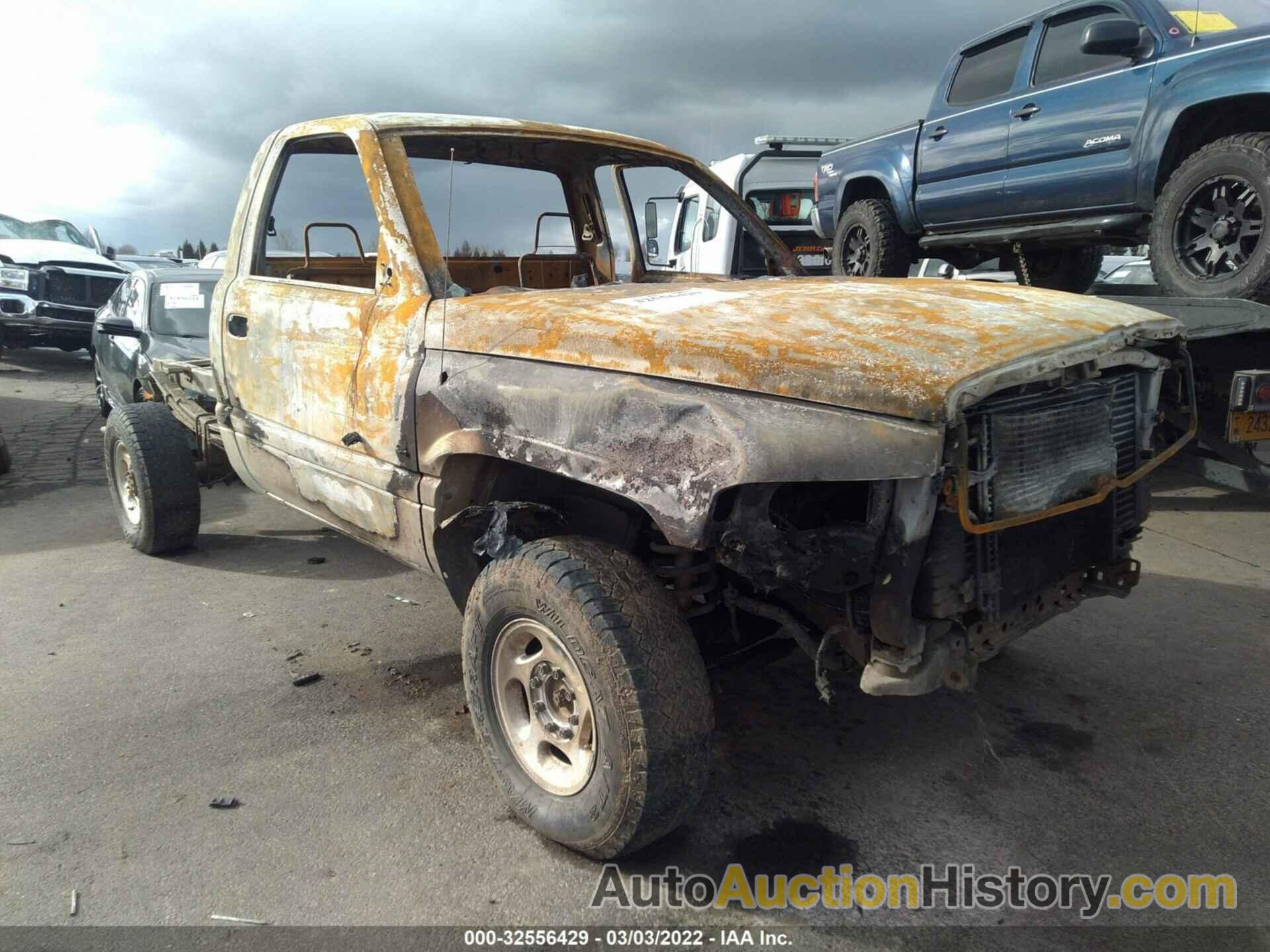 DODGE RAM 2500, 3B7KF2666YM201103