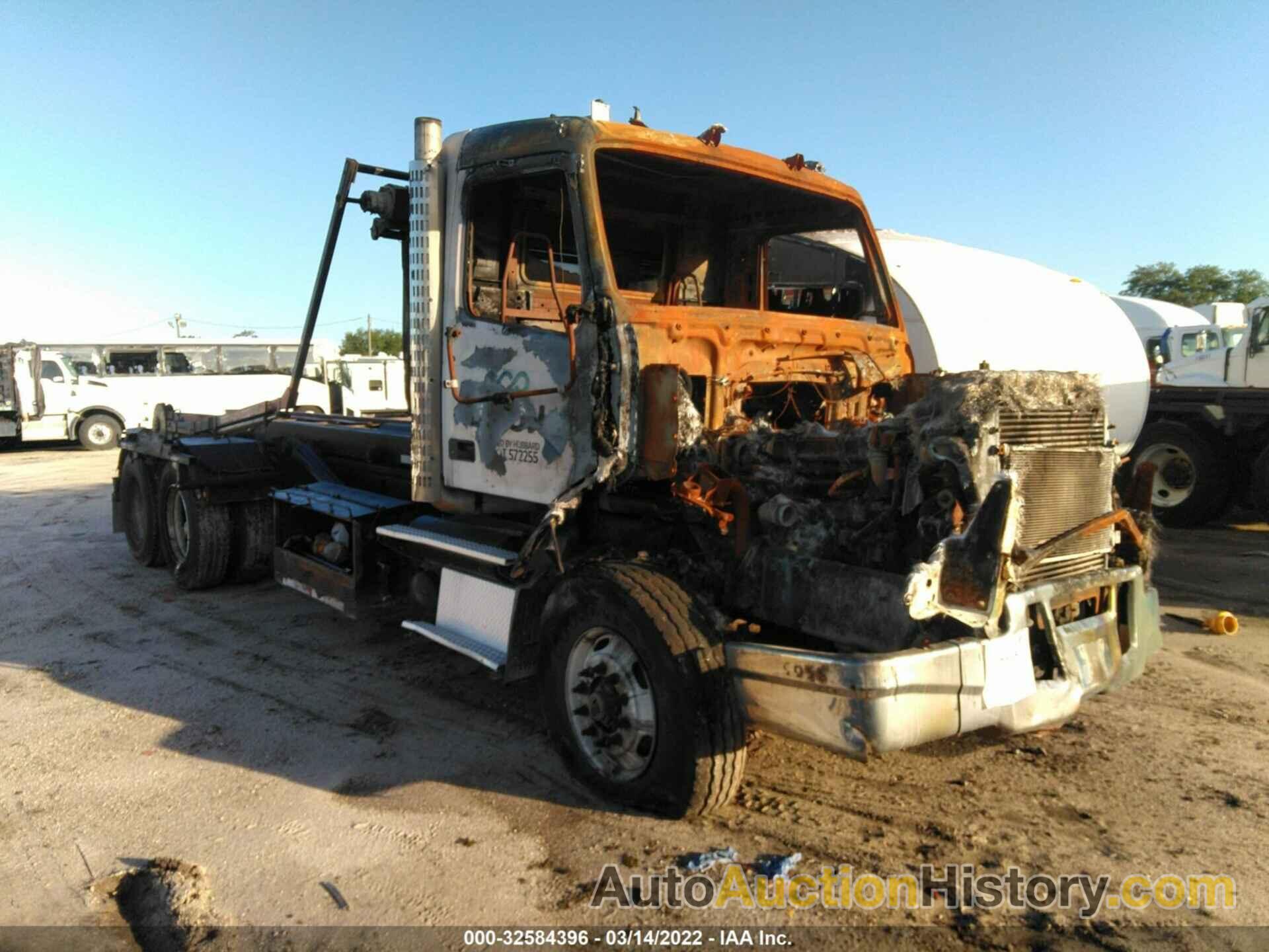 VOLVO VHD, 4V5KC9GH17N485102