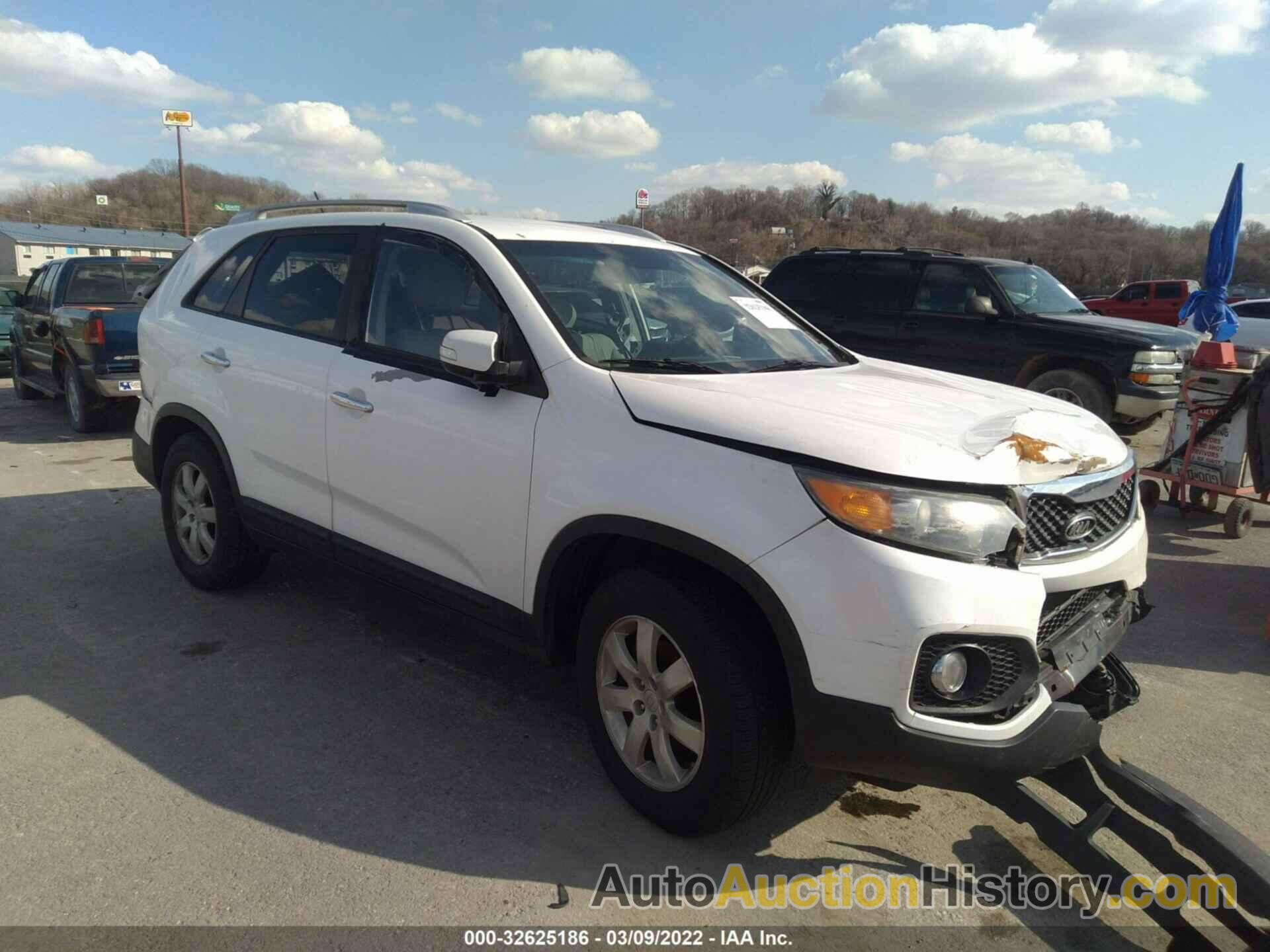 KIA SORENTO LX, 5XYKT4A16BG036688