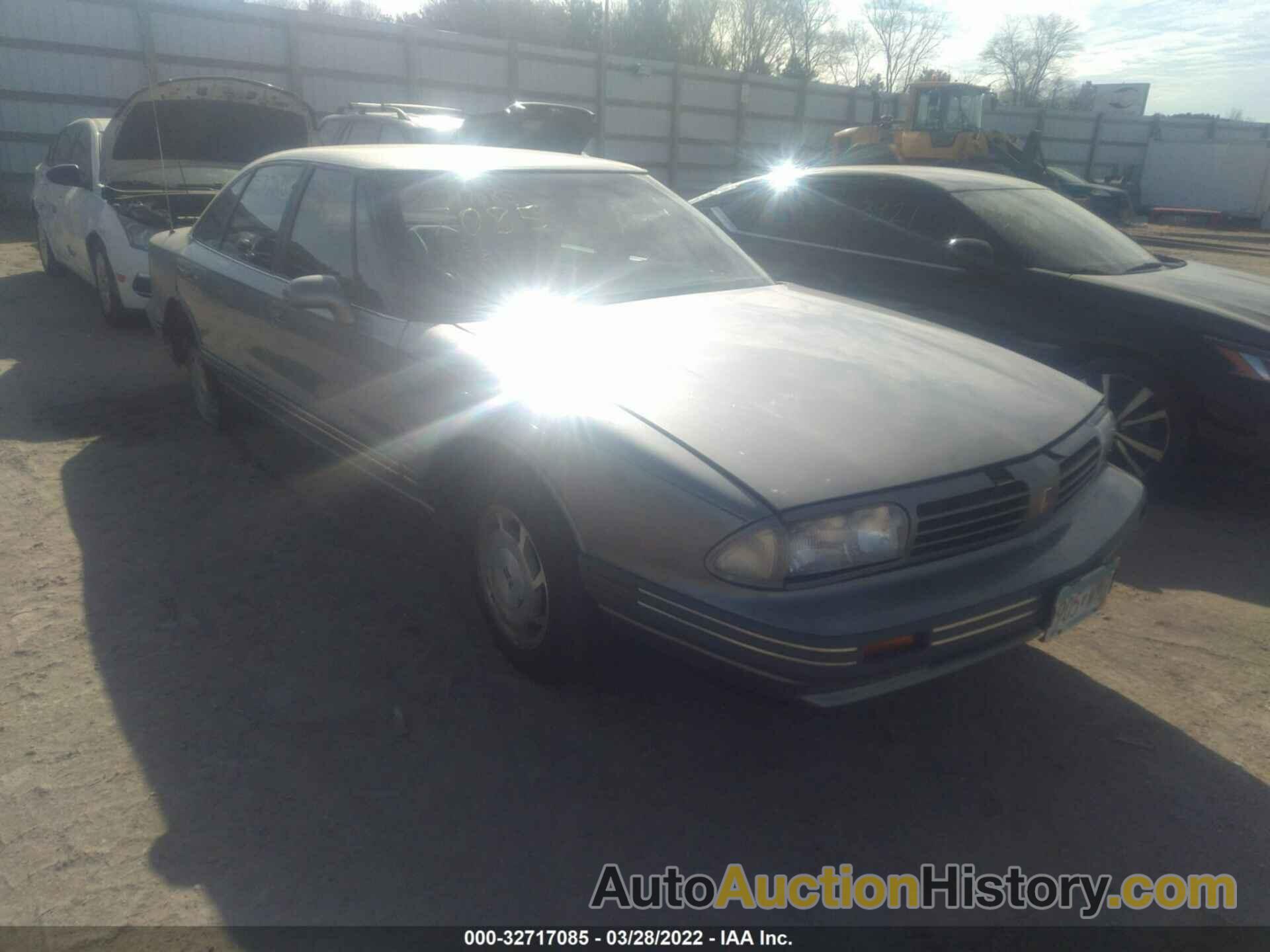 OLDSMOBILE 88 ROYALE, 1G3HN52K9S4816653