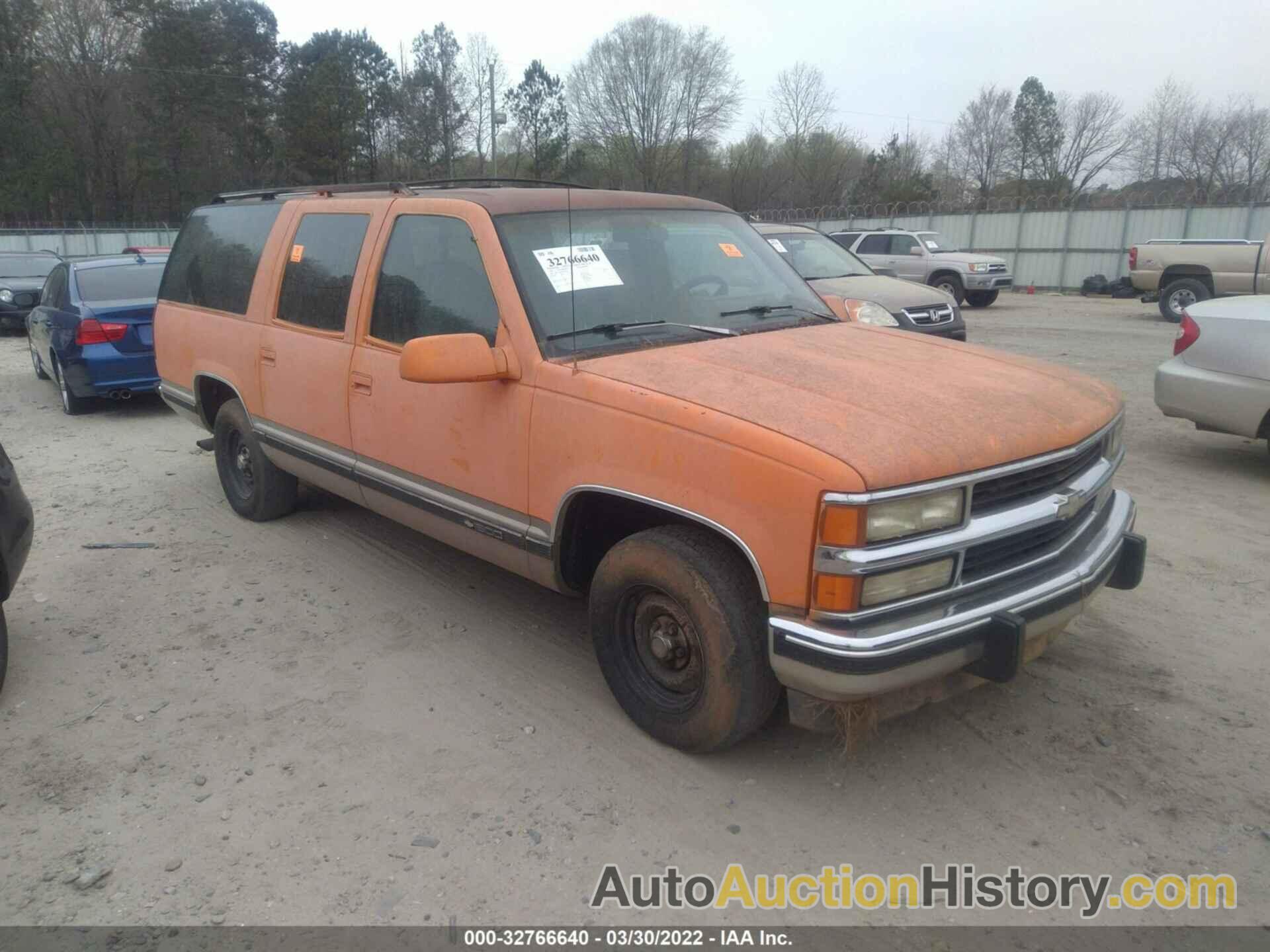 CHEVROLET SUBURBAN C1500, 1GNEC16K8PJ400704