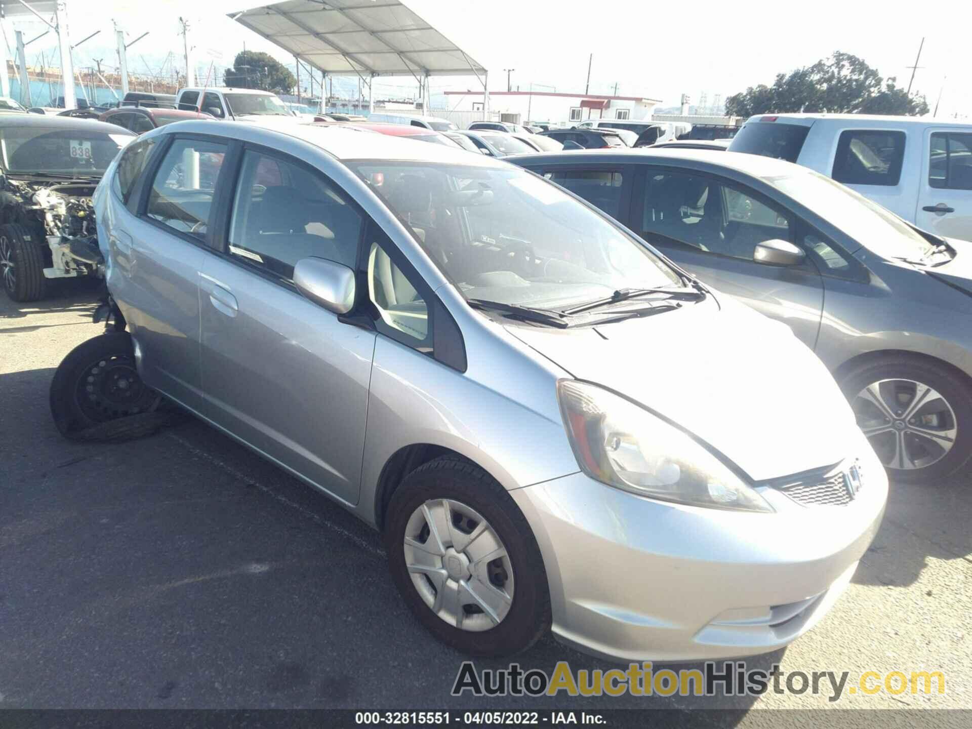 HONDA FIT, JHMGE8H30DC072395