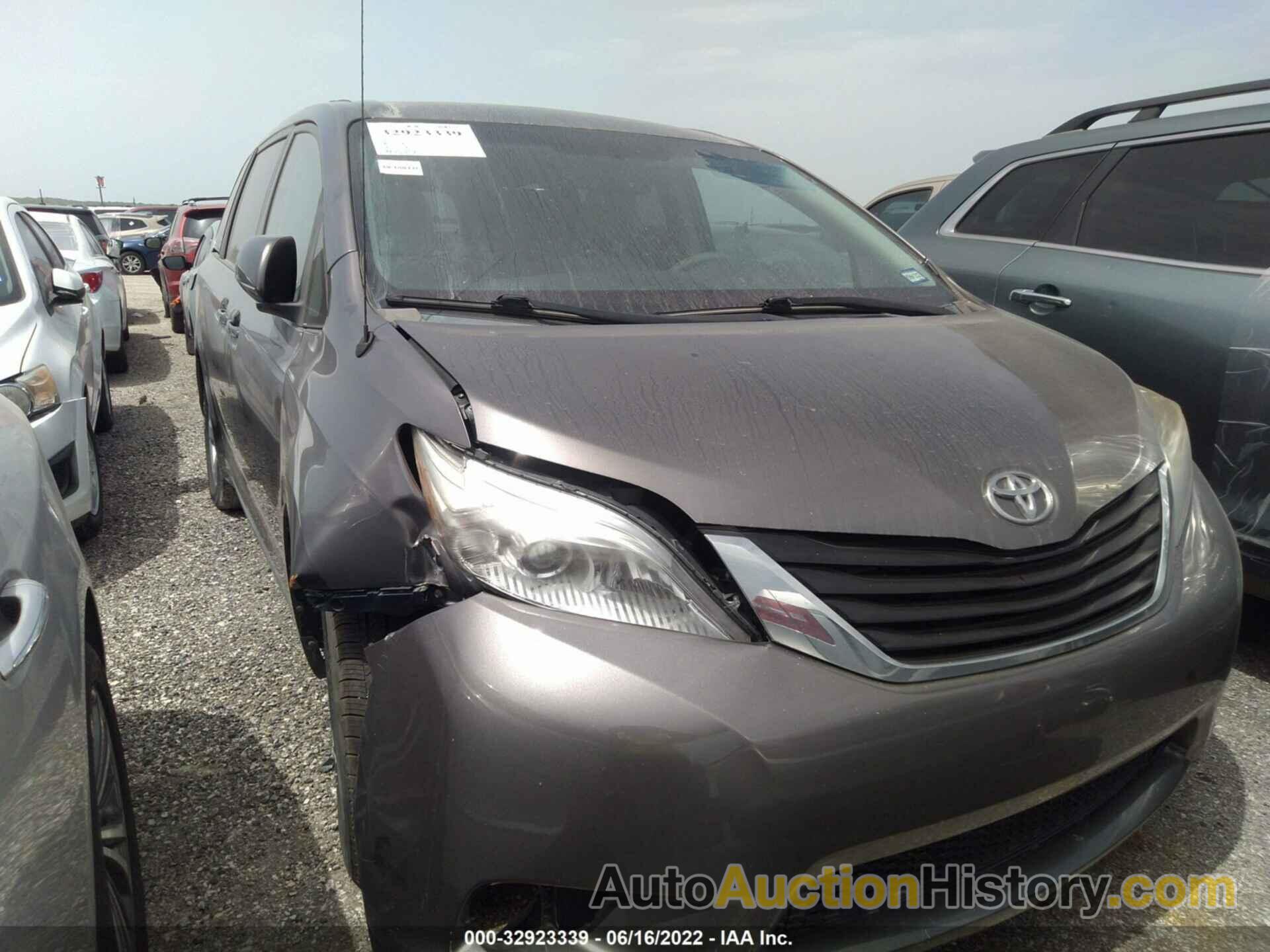 TOYOTA SIENNA LE, 5TDKK3DC8ES466255