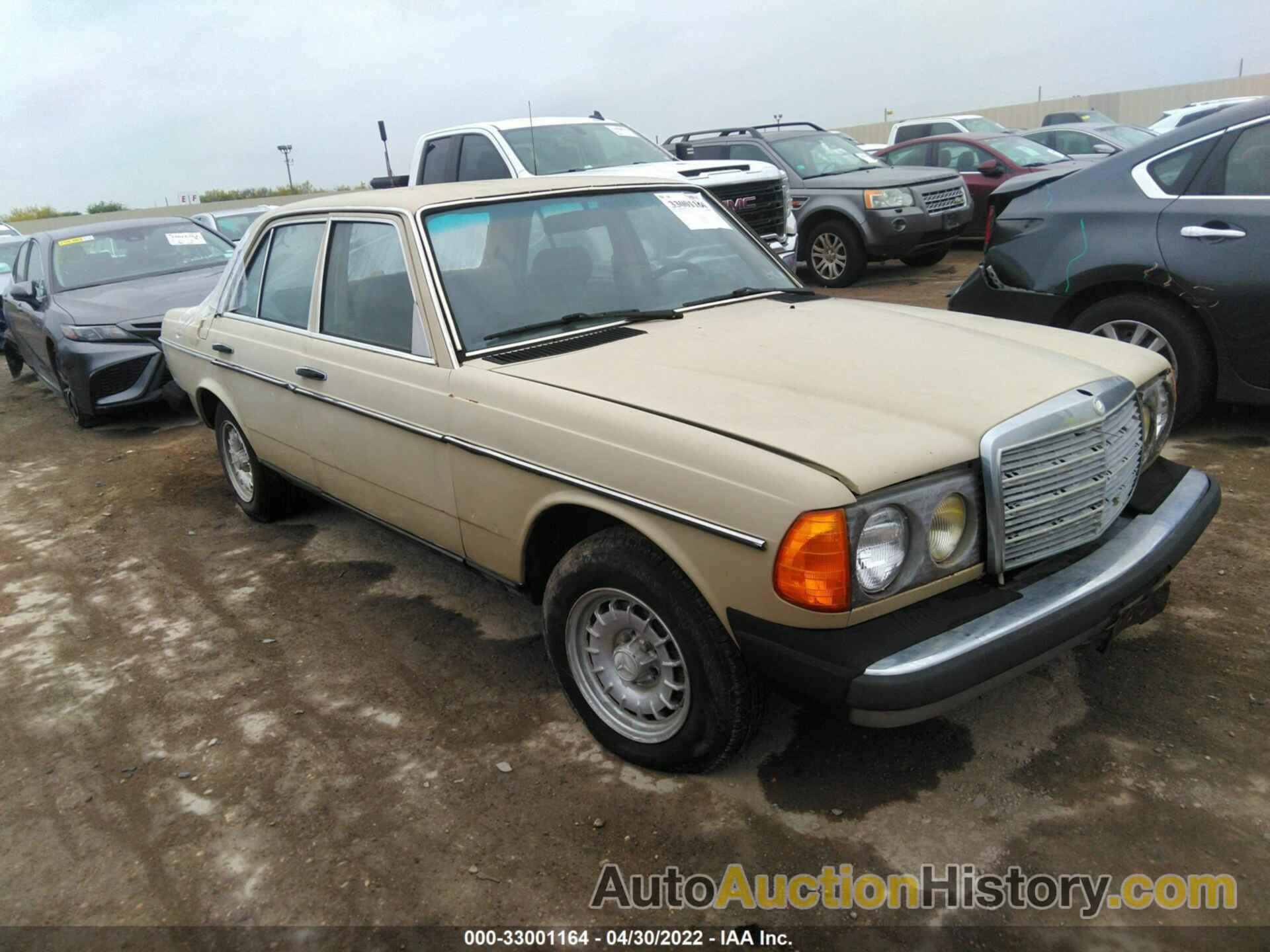 MERCEDES-BENZ 240 D, WDBAB23A7CB335164