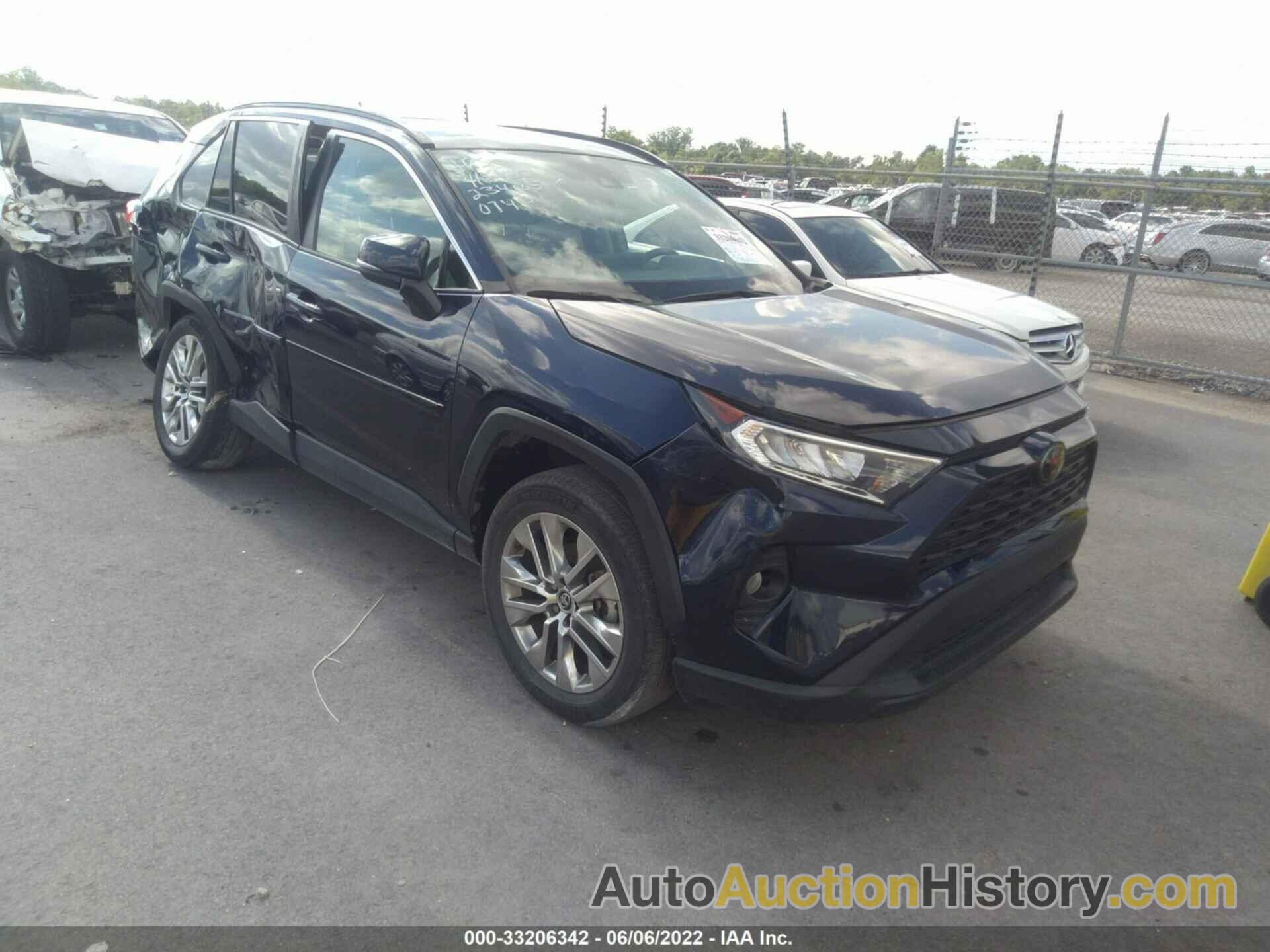 TOYOTA RAV4 XLE PREMIUM, 2T3C1RFV8LW074011