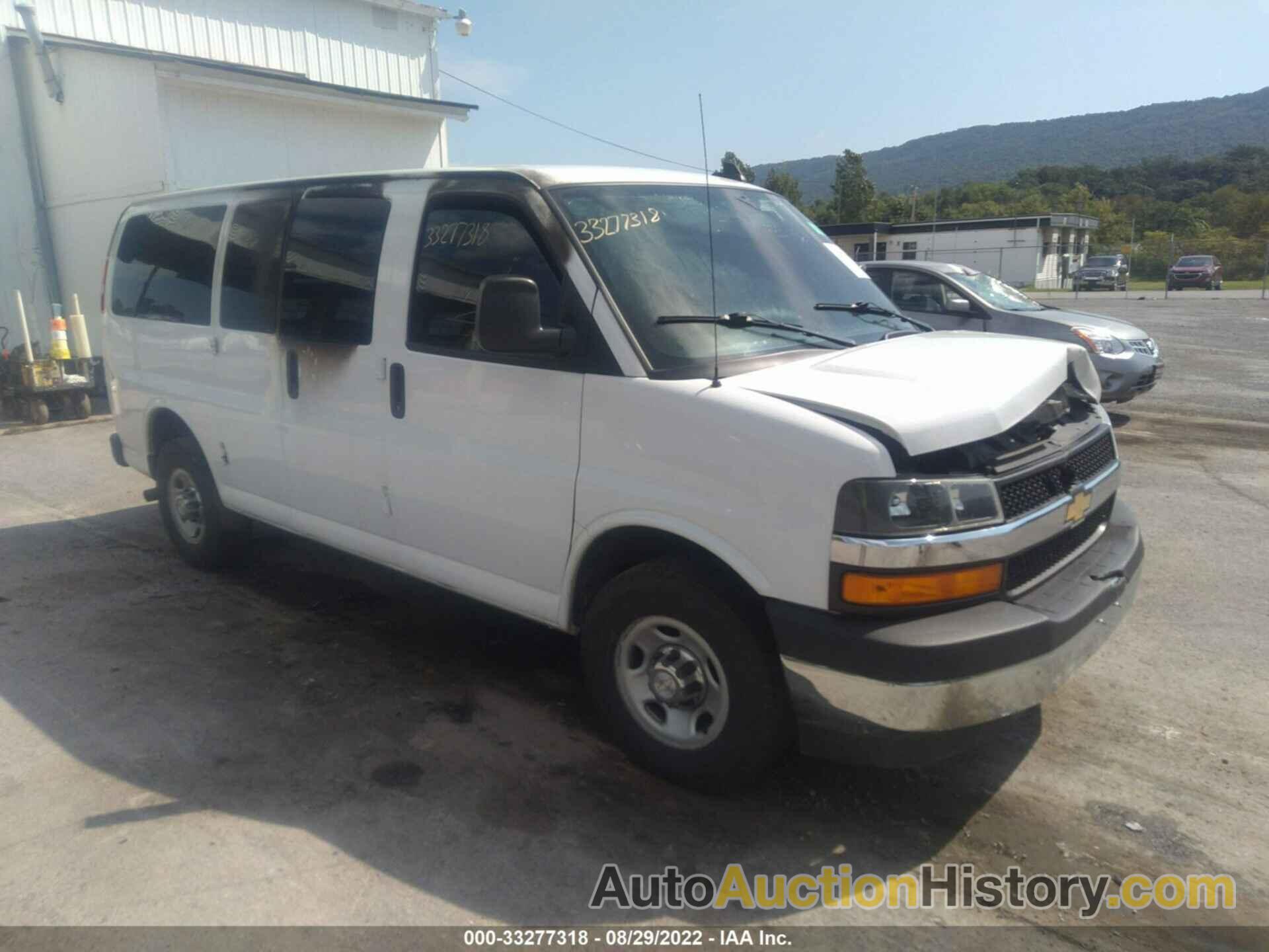 CHEVROLET EXPRESS PASSENGER LT, 1GAWGFFG8J1323715