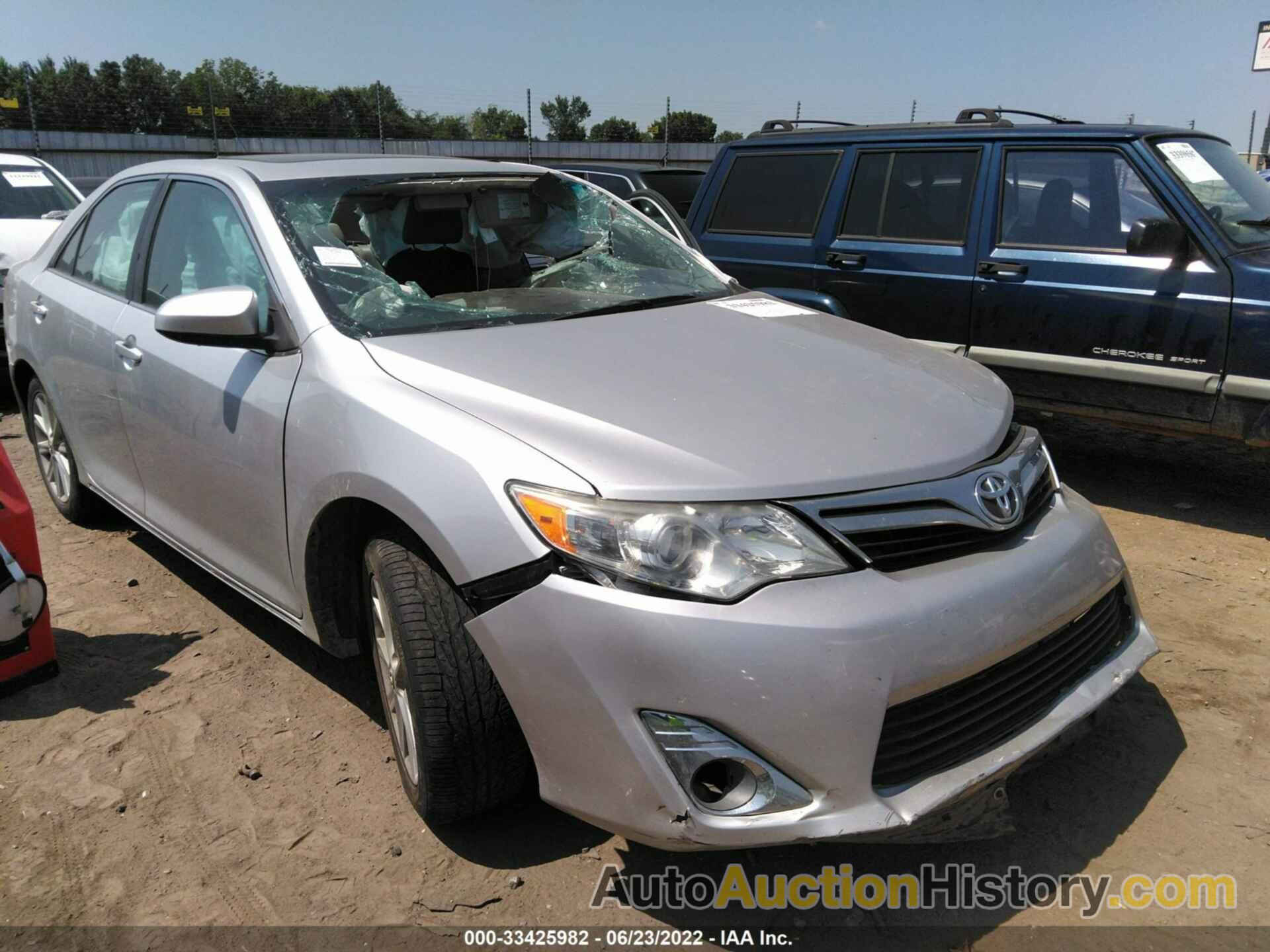 TOYOTA CAMRY XLE, 4T4BF1FK6DR291660