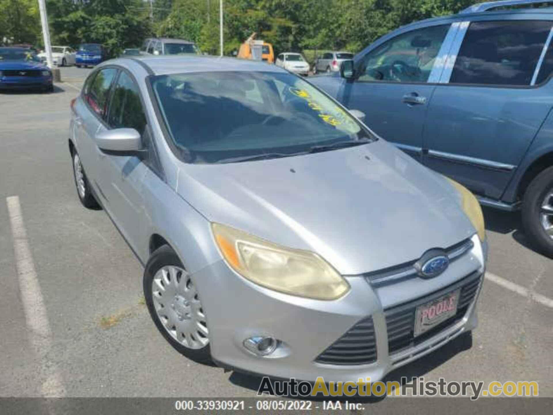 FORD FOCUS SE, 1FAHP3K26CL230987