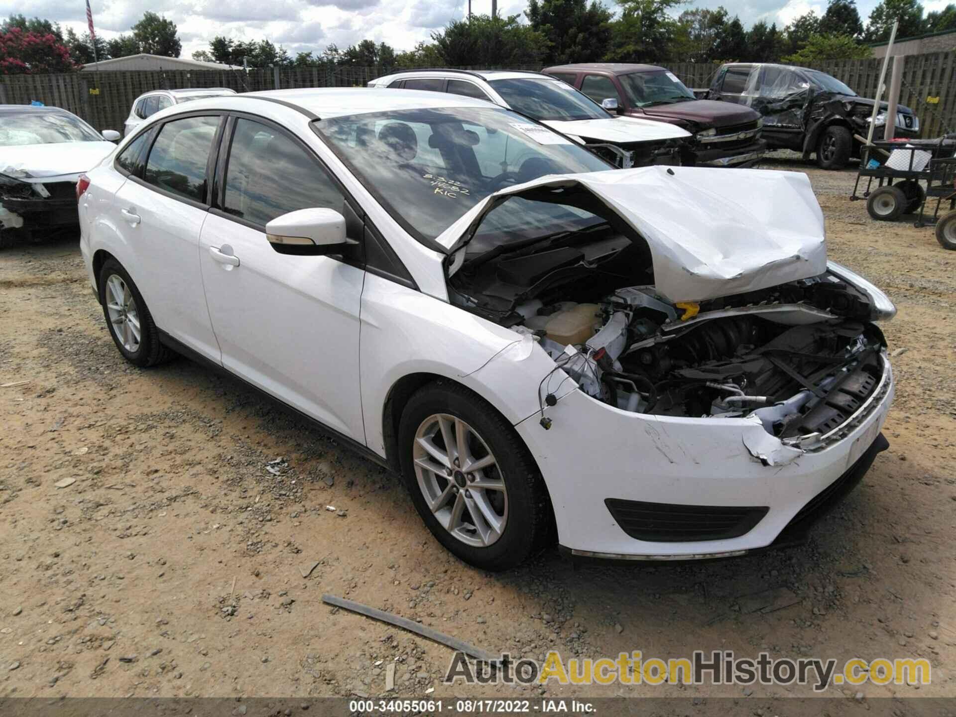 FORD FOCUS SE, 1FADP3F22GL226739