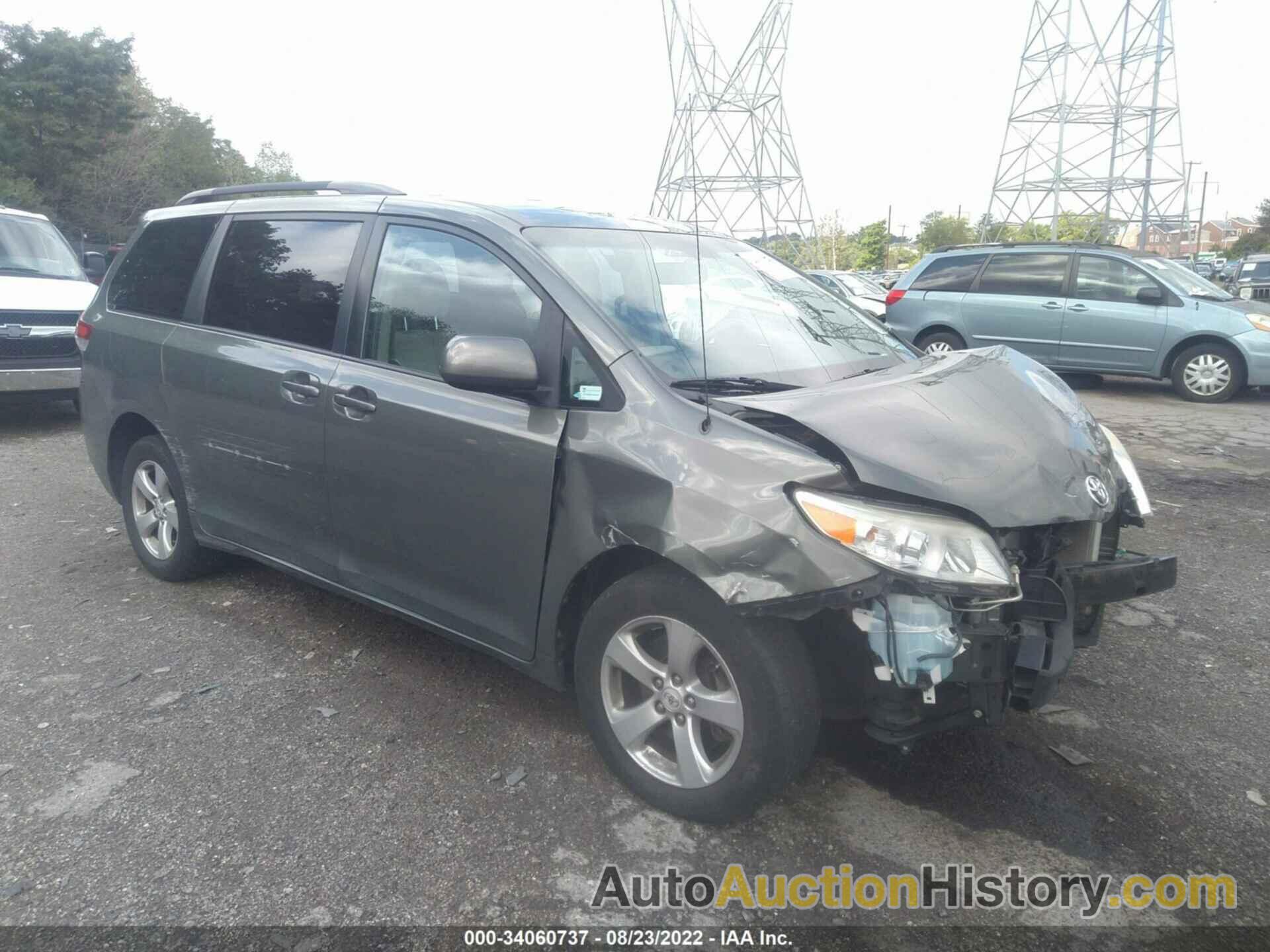 TOYOTA SIENNA LE, 5TDKK3DC0BS011556