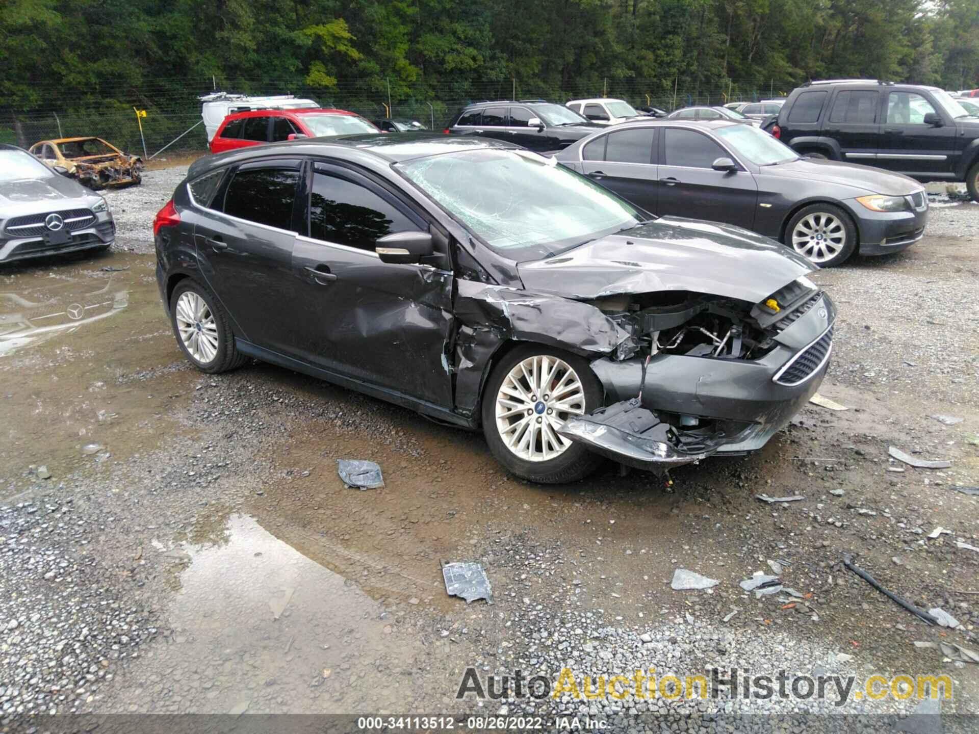 FORD FOCUS TITANIUM, 1FADP3N28JL247264