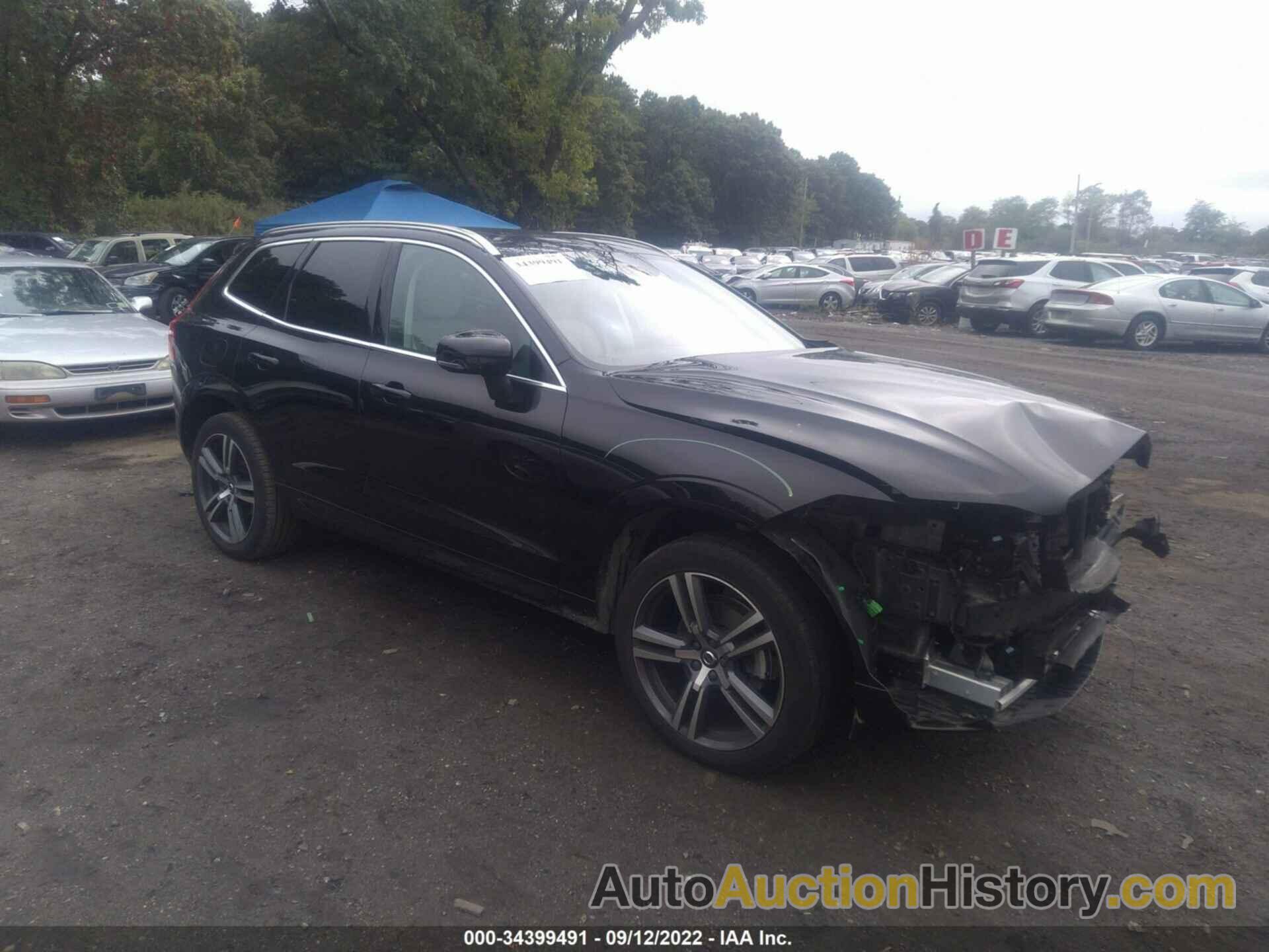 VOLVO XC60 MOMENTUM, YV4102RK2M1682381