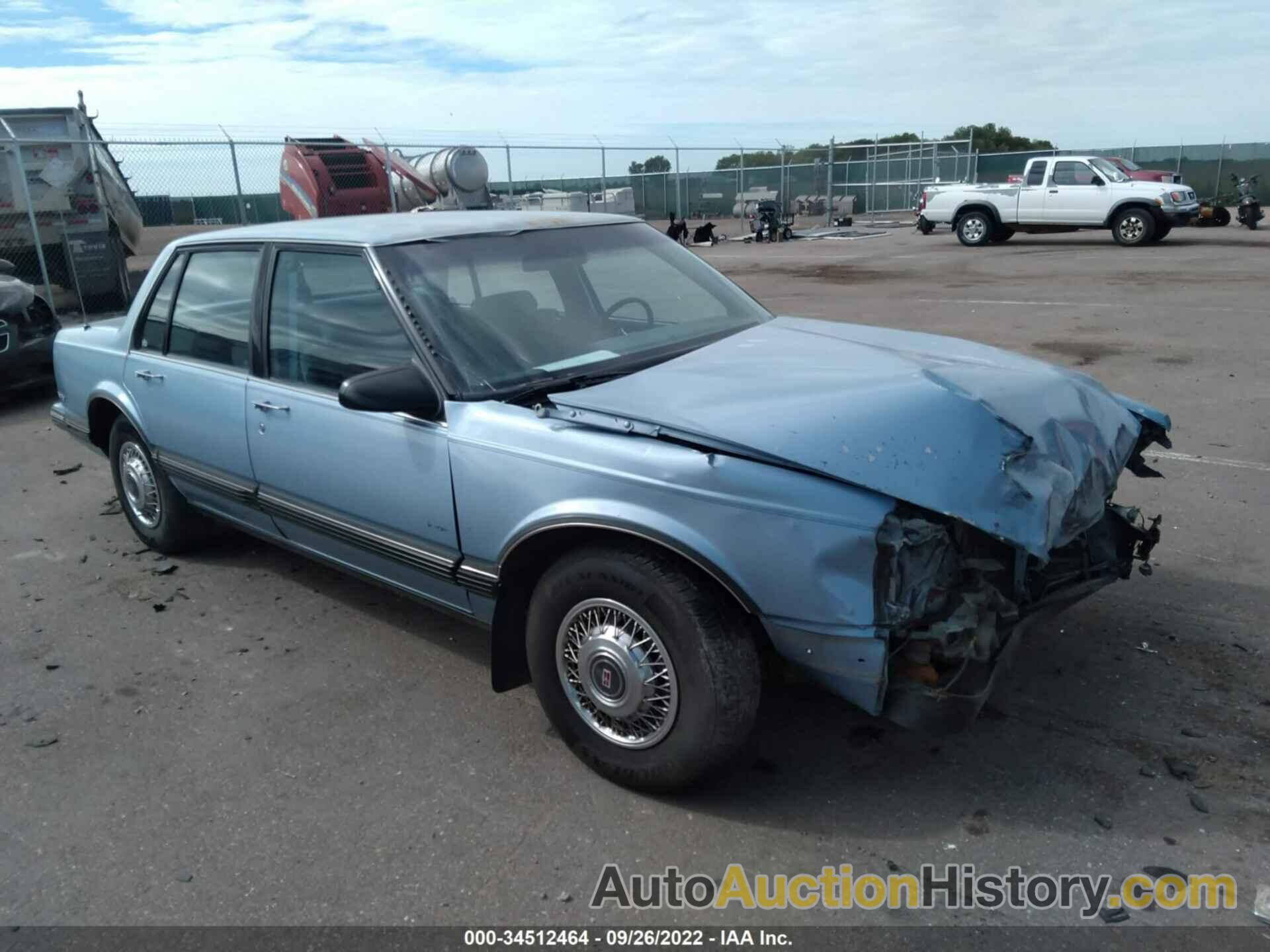 OLDSMOBILE DELTA 88 ROYALE, 1G3HN54C7LH317916