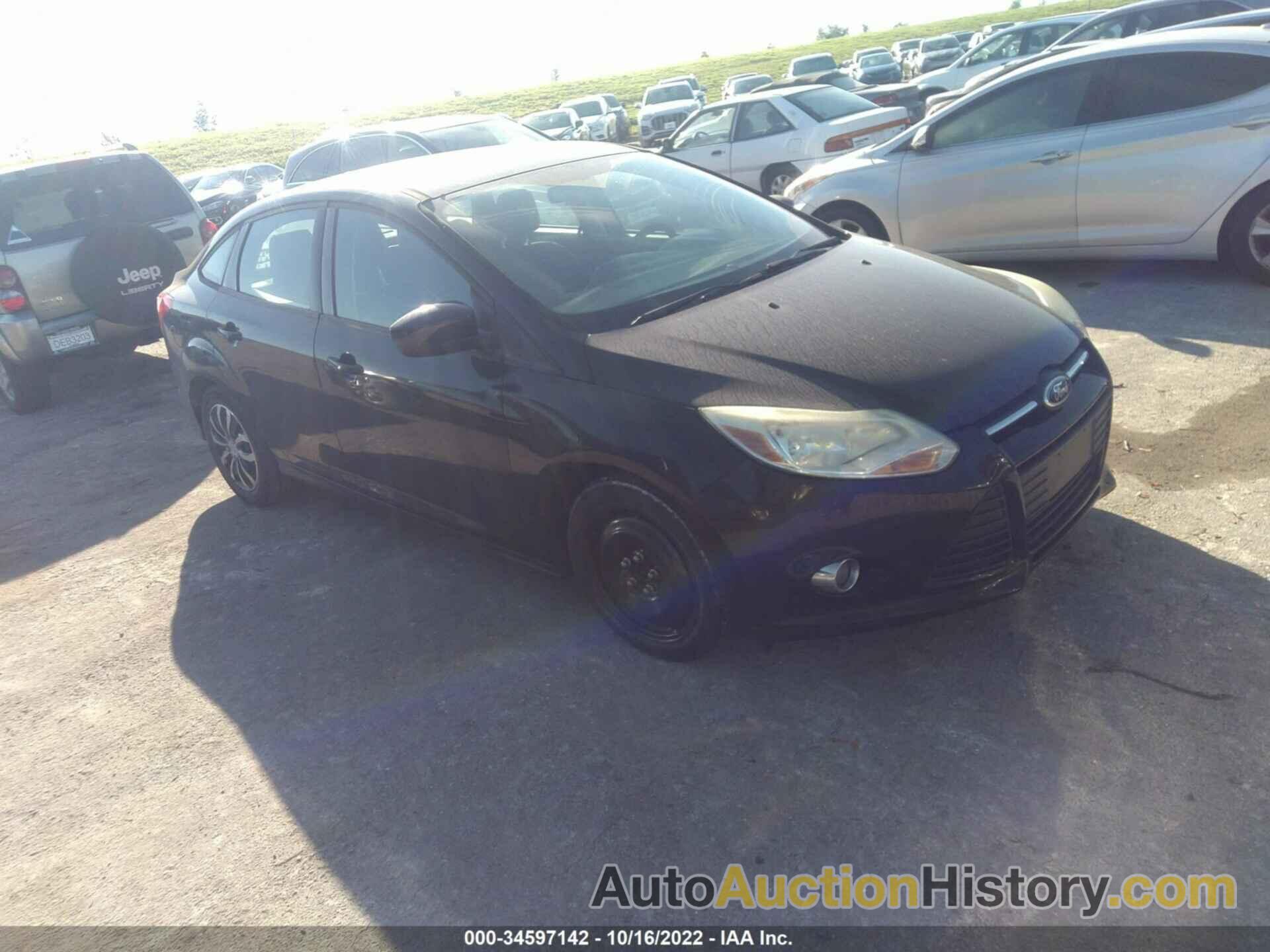 FORD FOCUS SE, 1FAHP3F2XCL244739