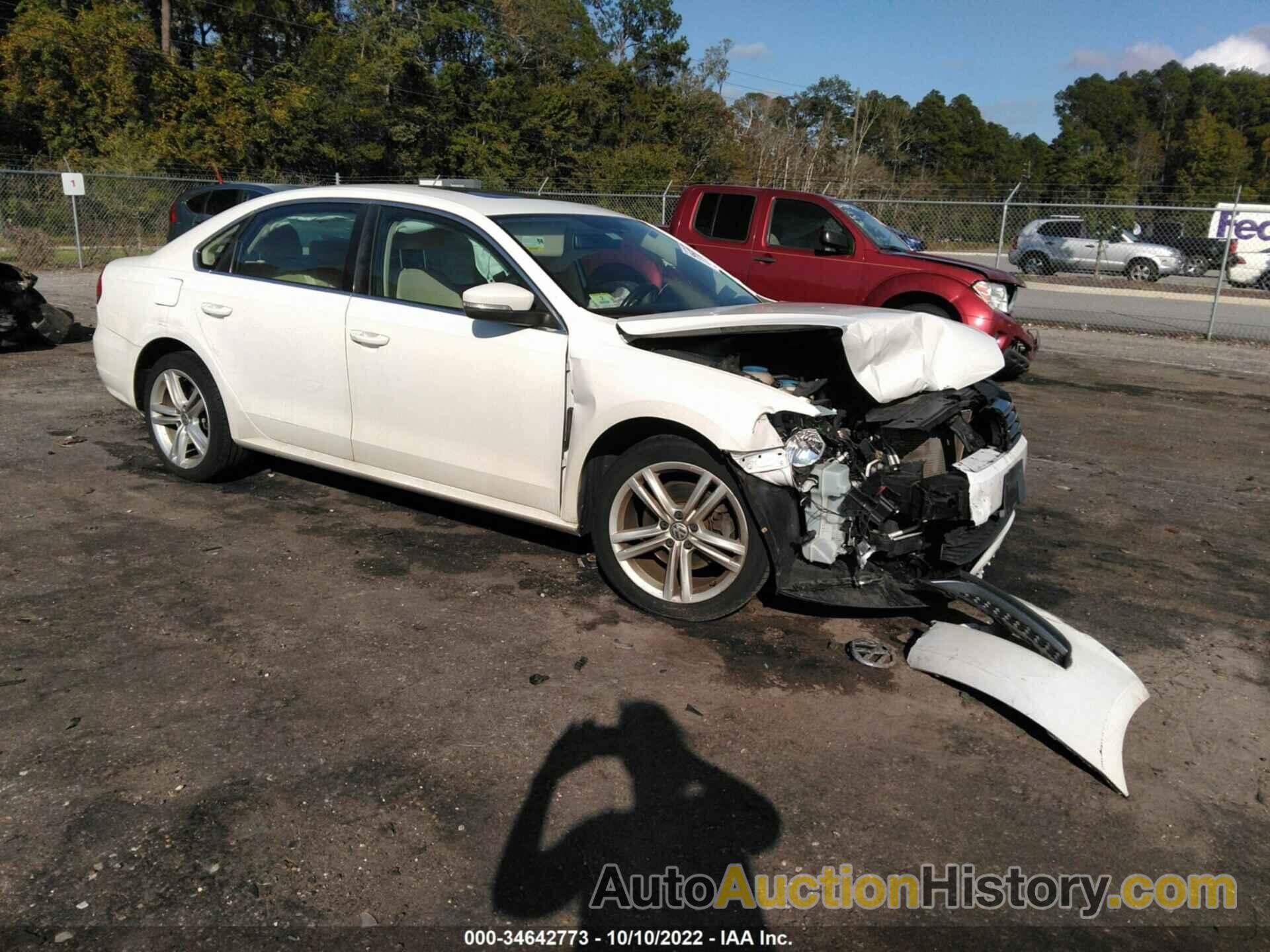 VOLKSWAGEN PASSAT SE W/SUNROOF & NAV, 1VWBT7A37EC042010