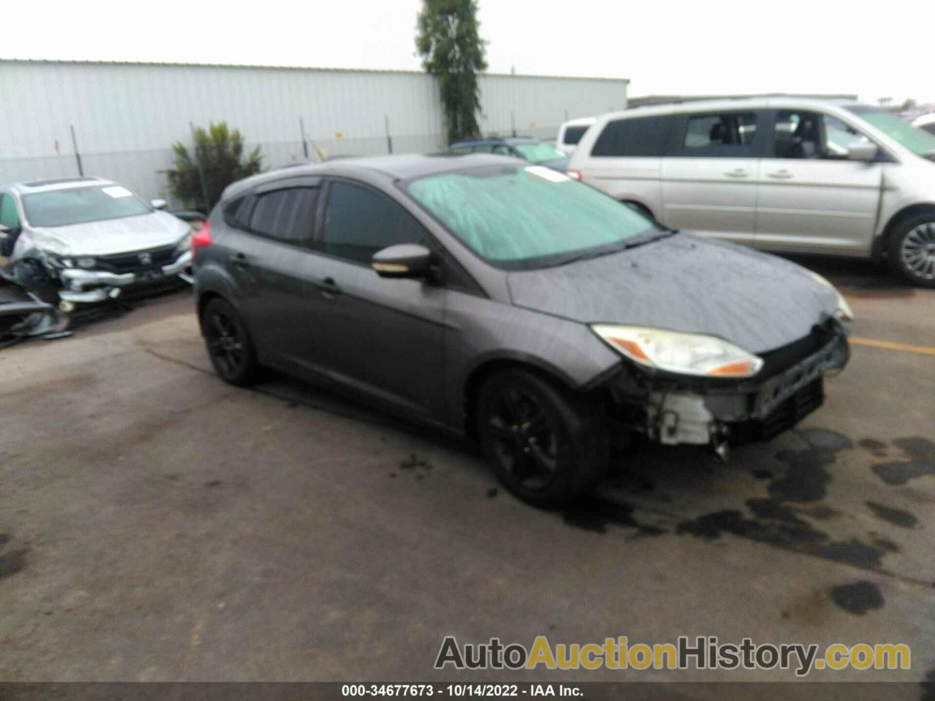 FORD FOCUS SE, 1FADP3K20DL374664