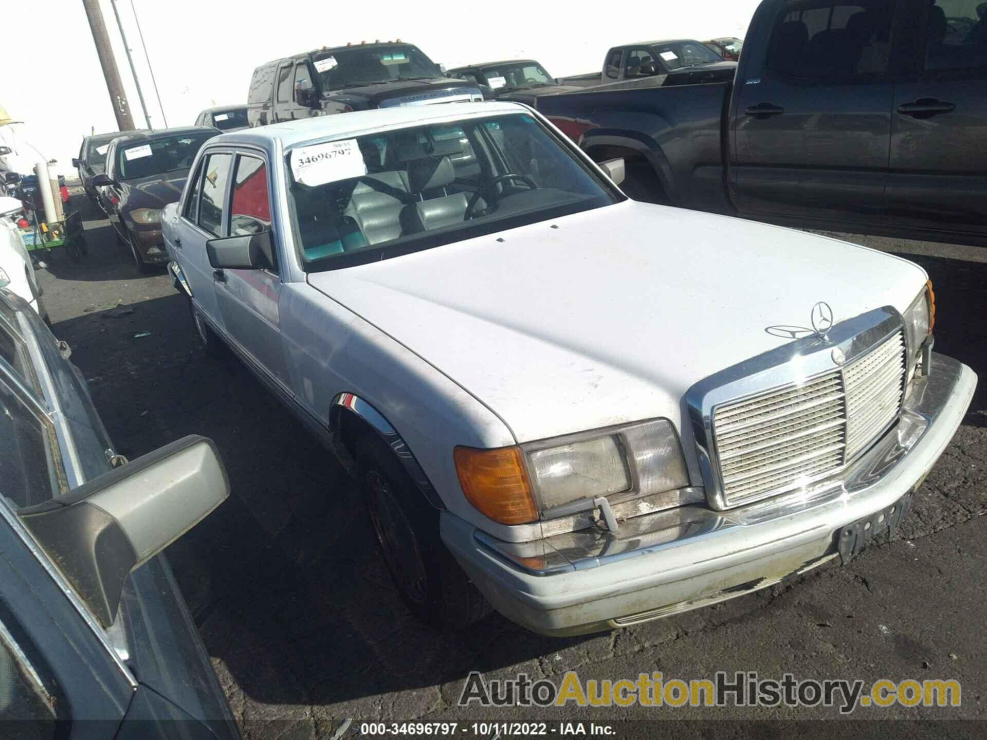 MERCEDES-BENZ 560 SEL, WDBCA39D3KA439724