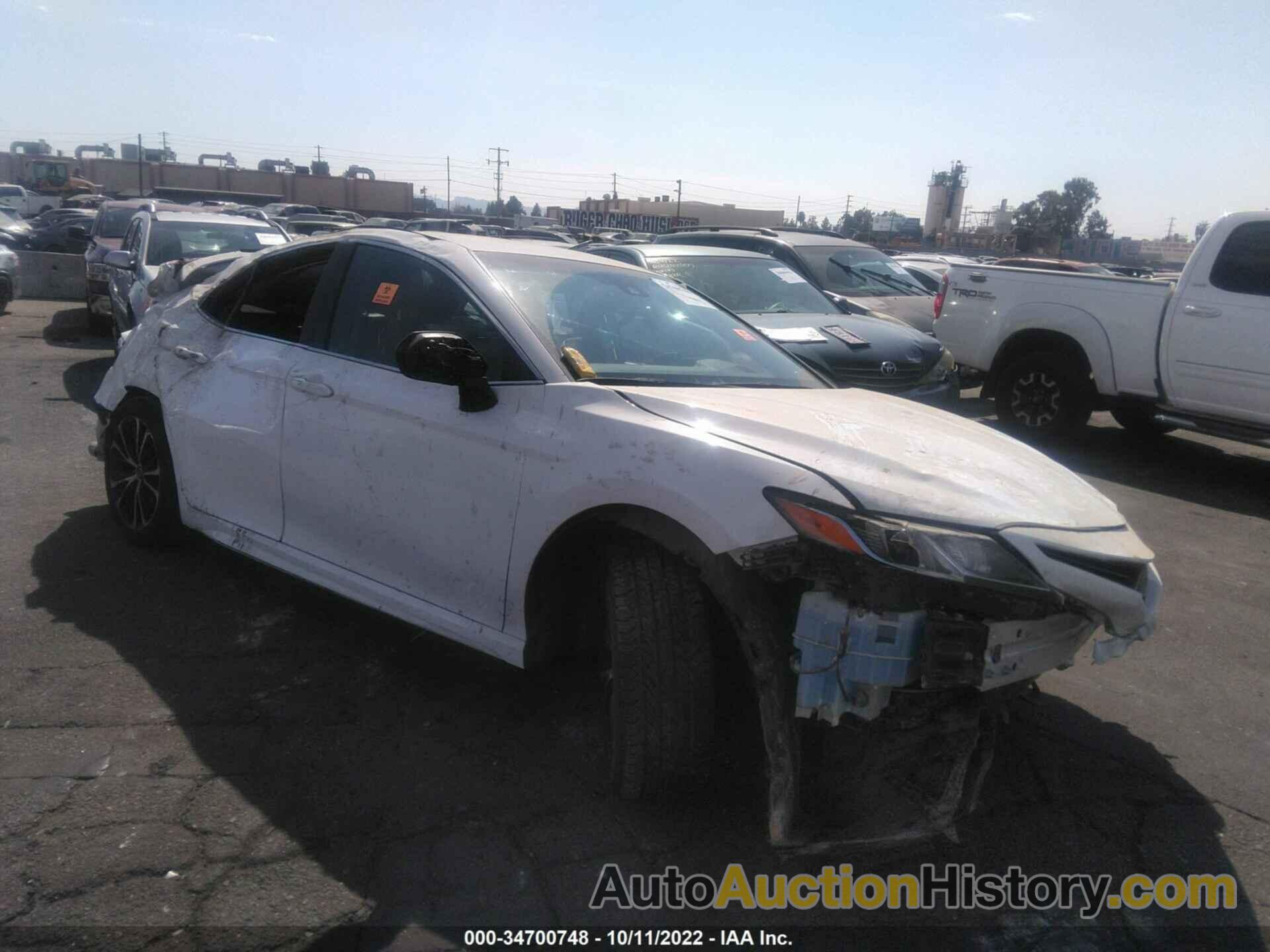 TOYOTA CAMRY LE/SE/XLE/L, 4T1B11HK4JU114297