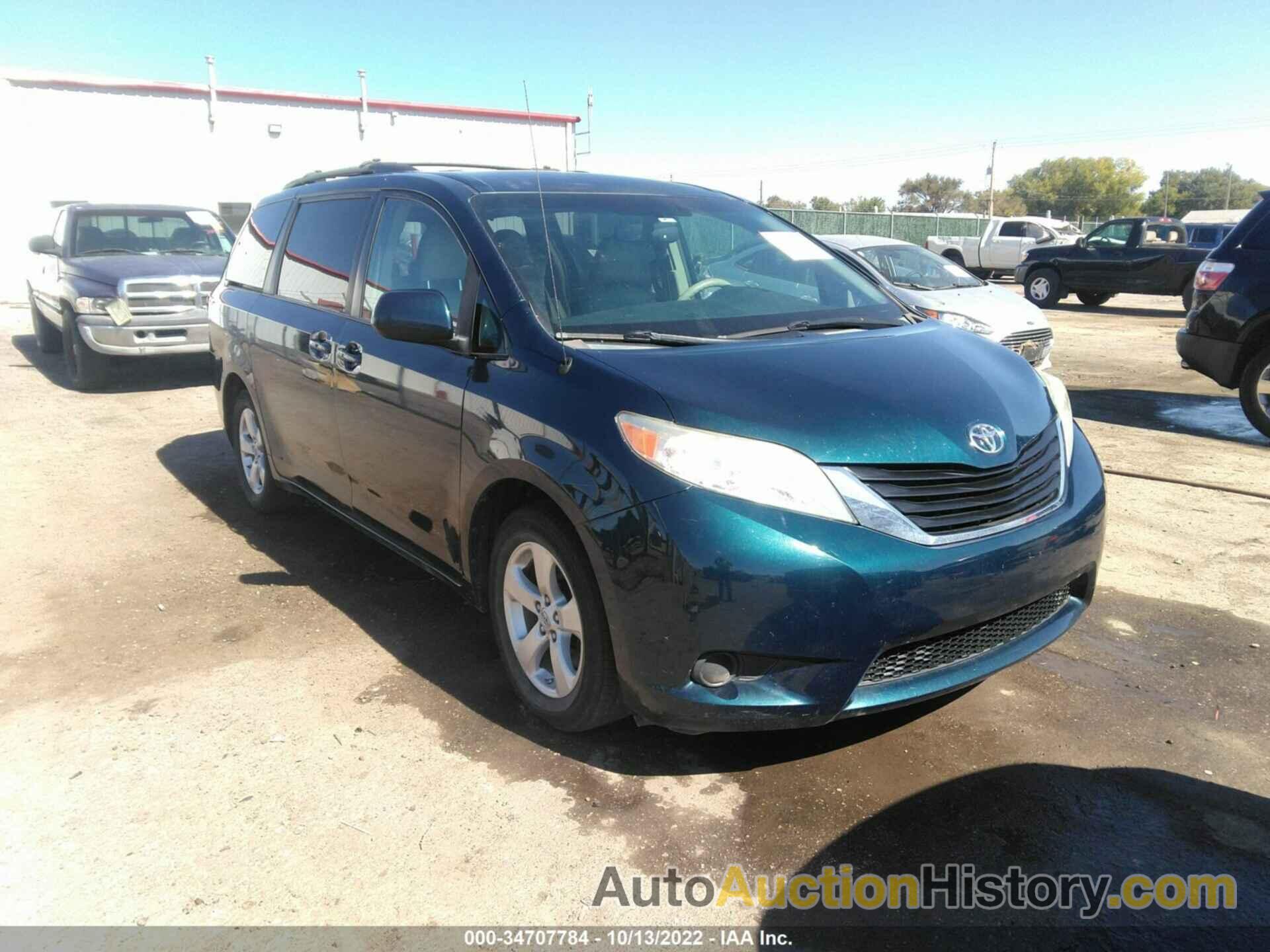 TOYOTA SIENNA LE, 5TDKK3DC7BS032453