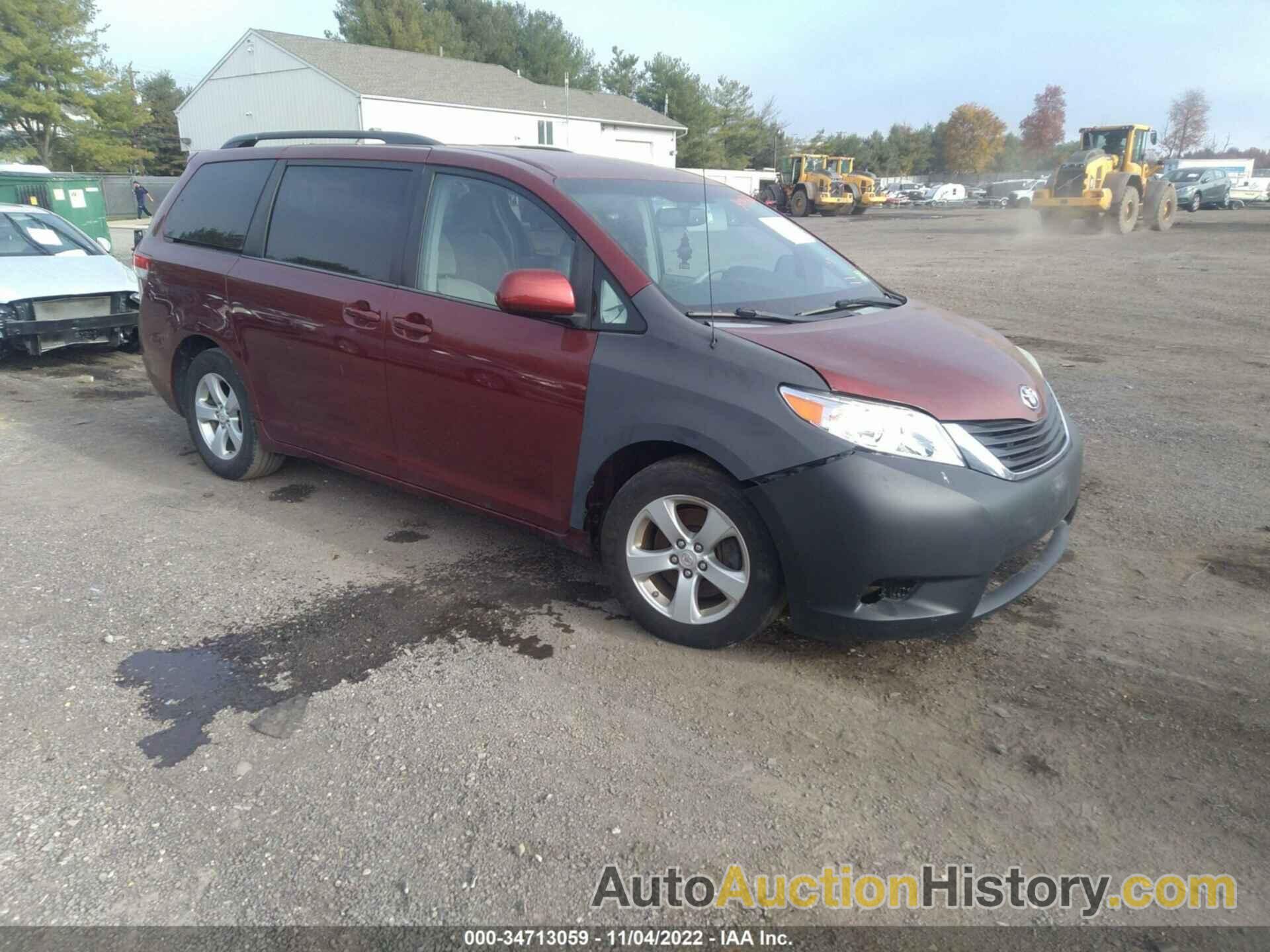 TOYOTA SIENNA LE, 5TDKK3DC0CS251739