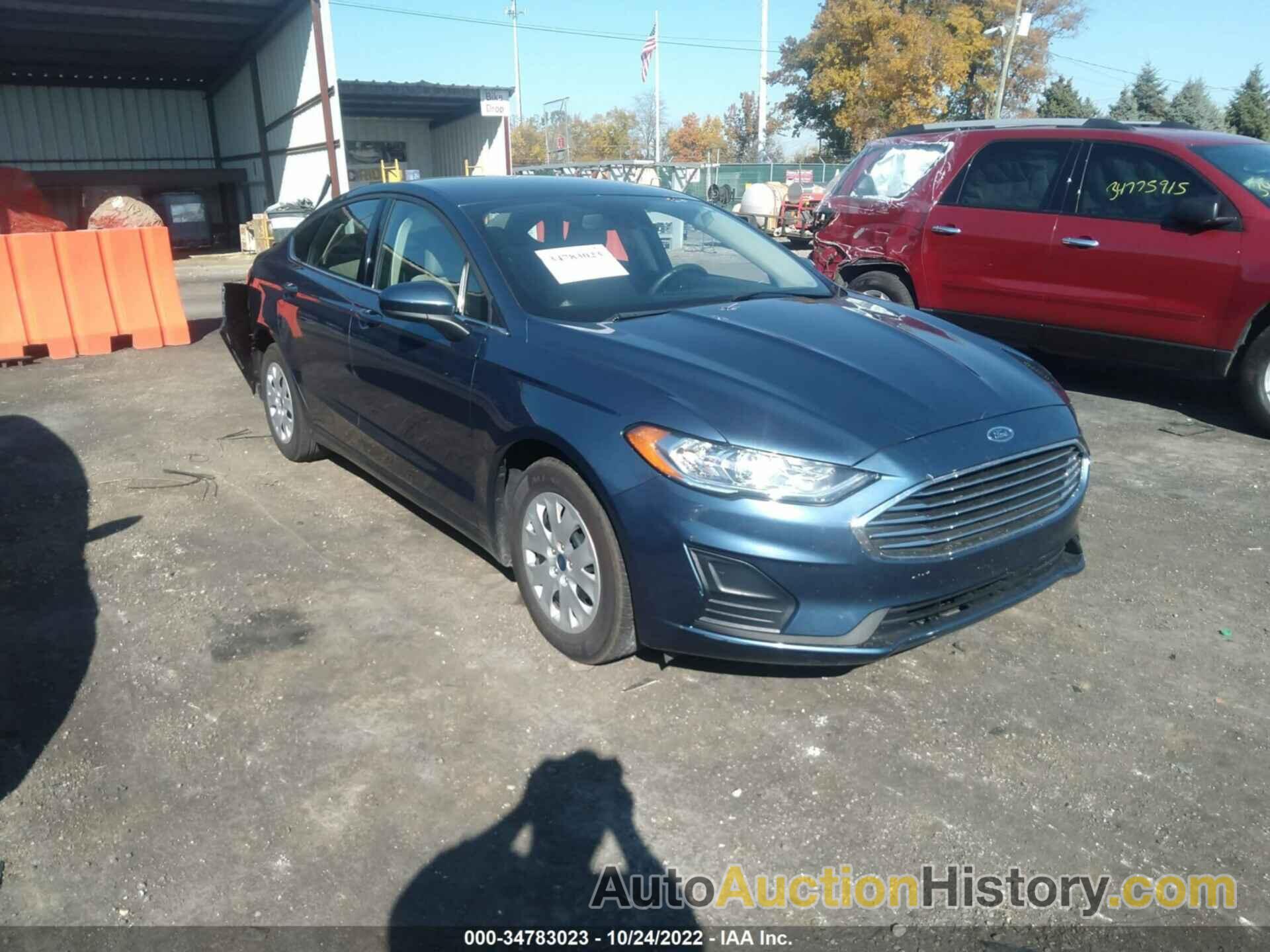 FORD FUSION S, 3FA6P0G74KR249435