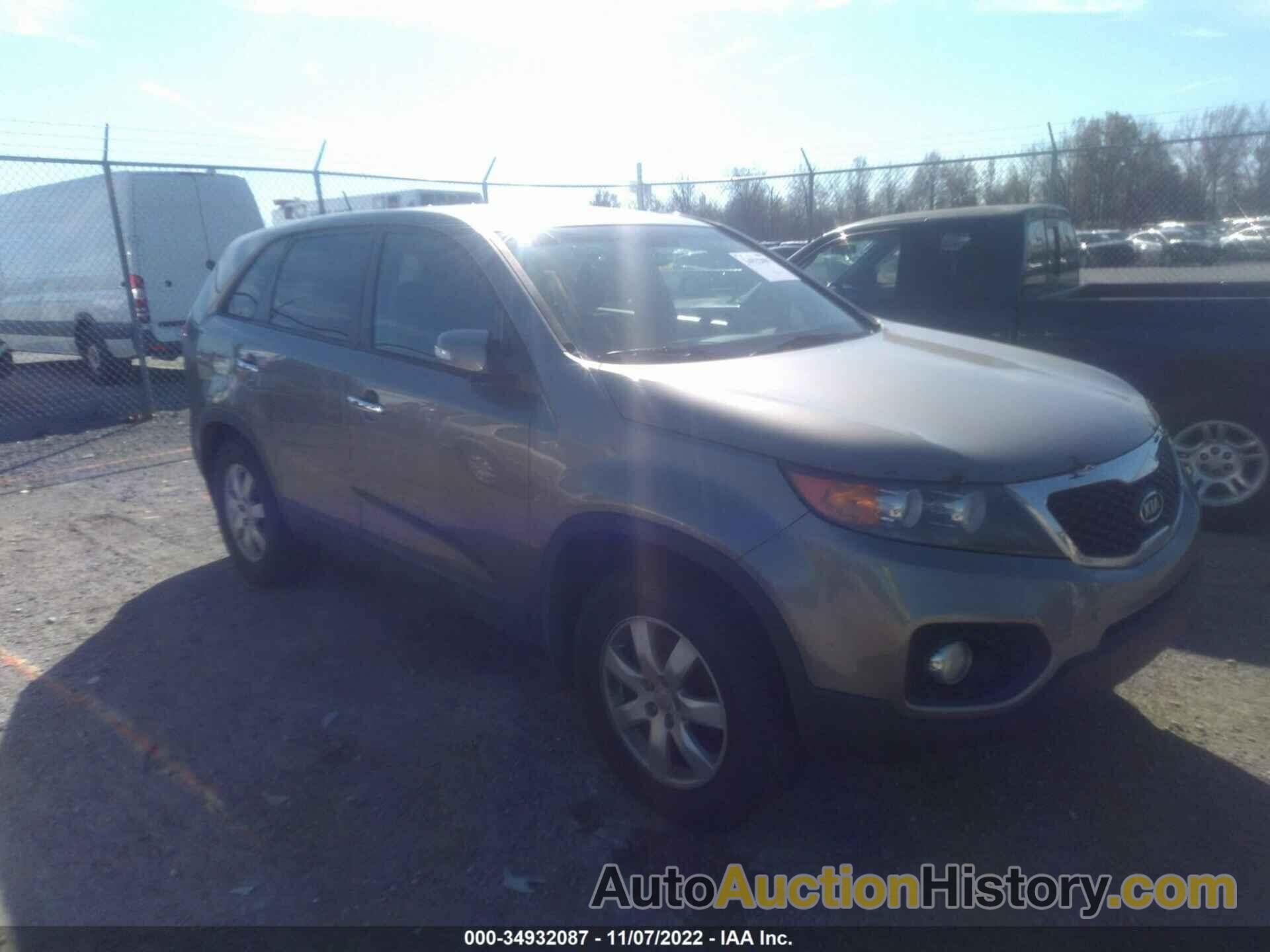 KIA SORENTO LX, 5XYKT3A17DG359550