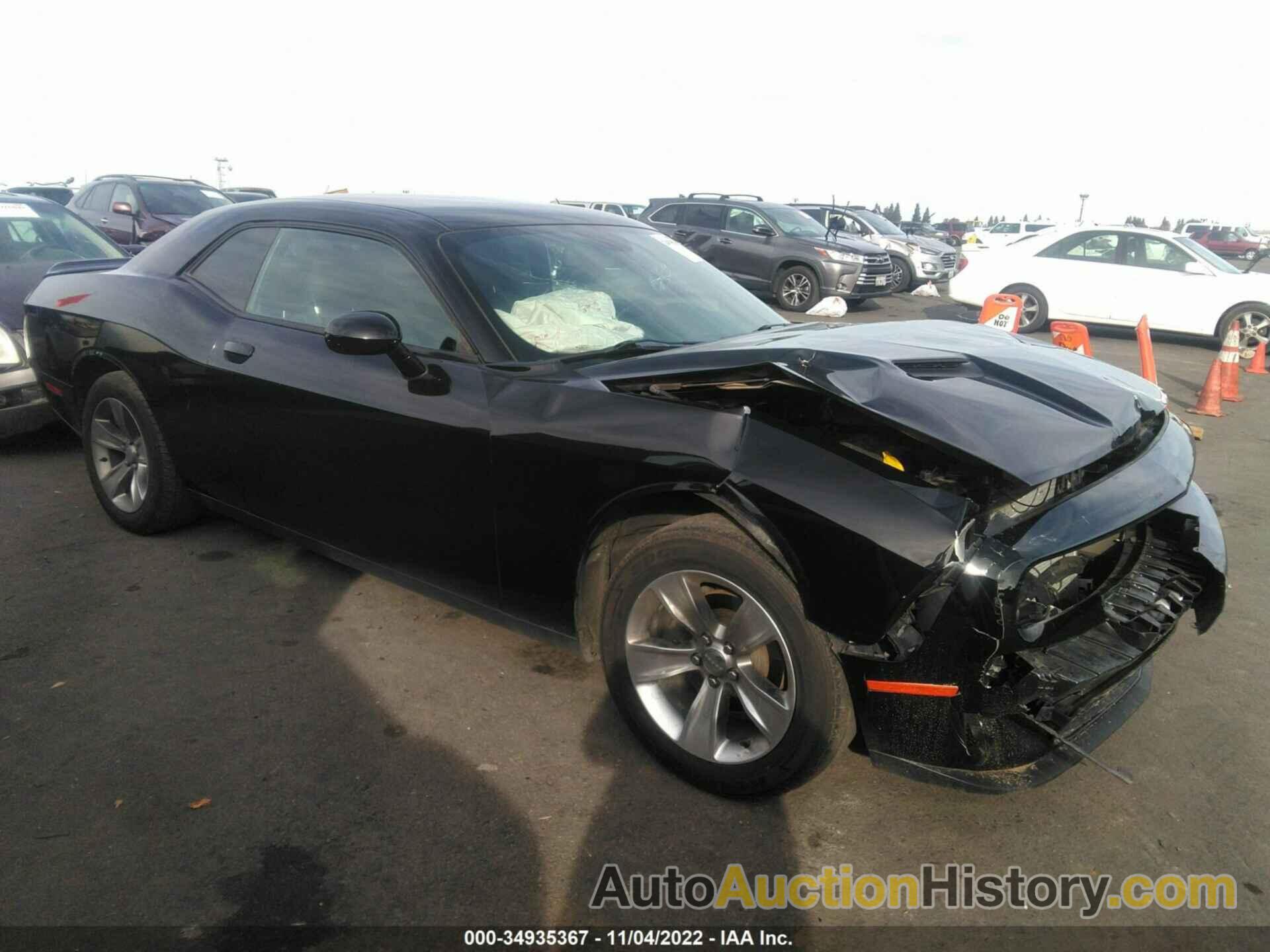 DODGE CHALLENGER SXT, 2C3CDZAG2JH241805