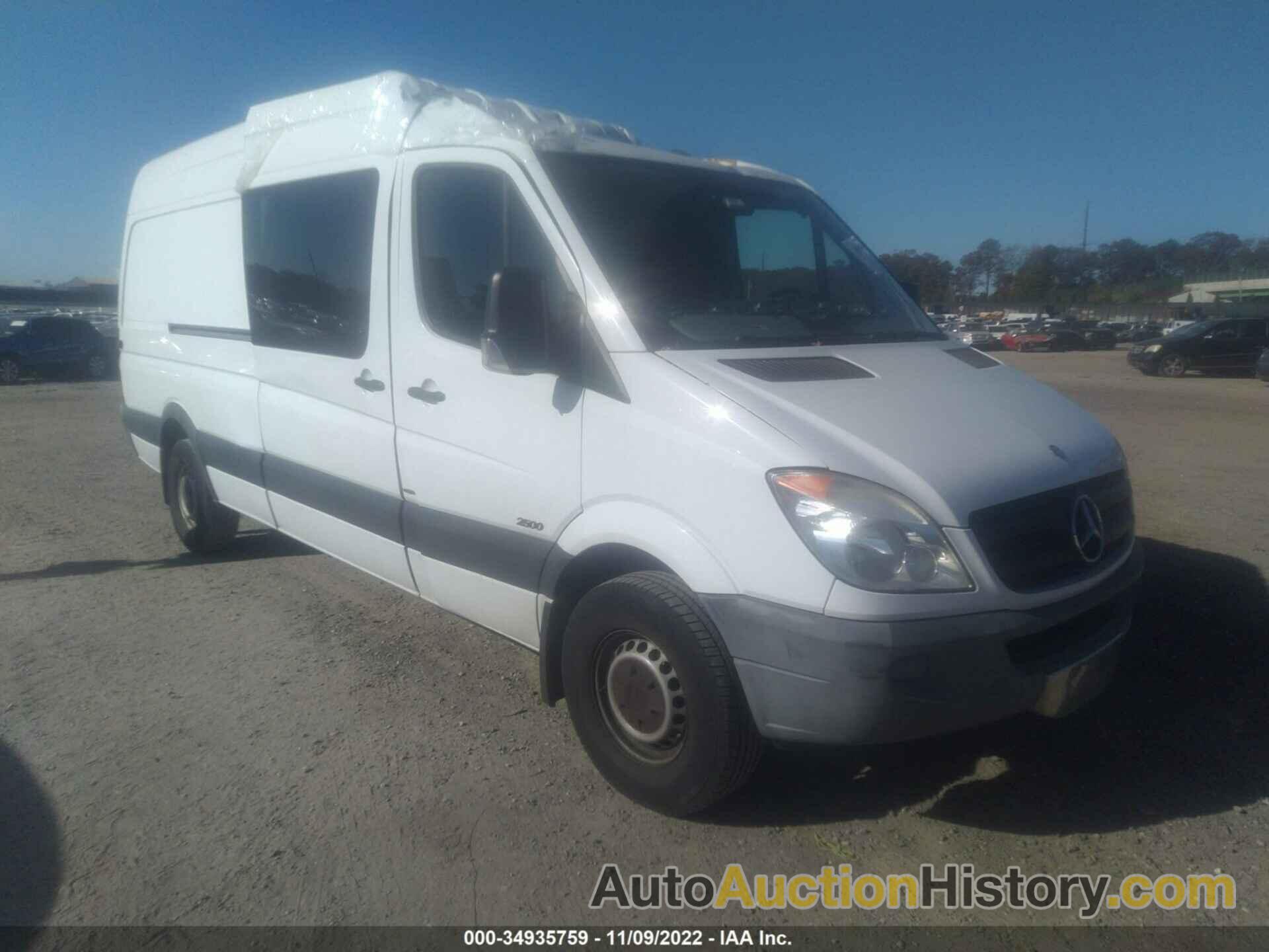 MERCEDES-BENZ SPRINTER CREW VANS, WD4PE8CC3B5572647