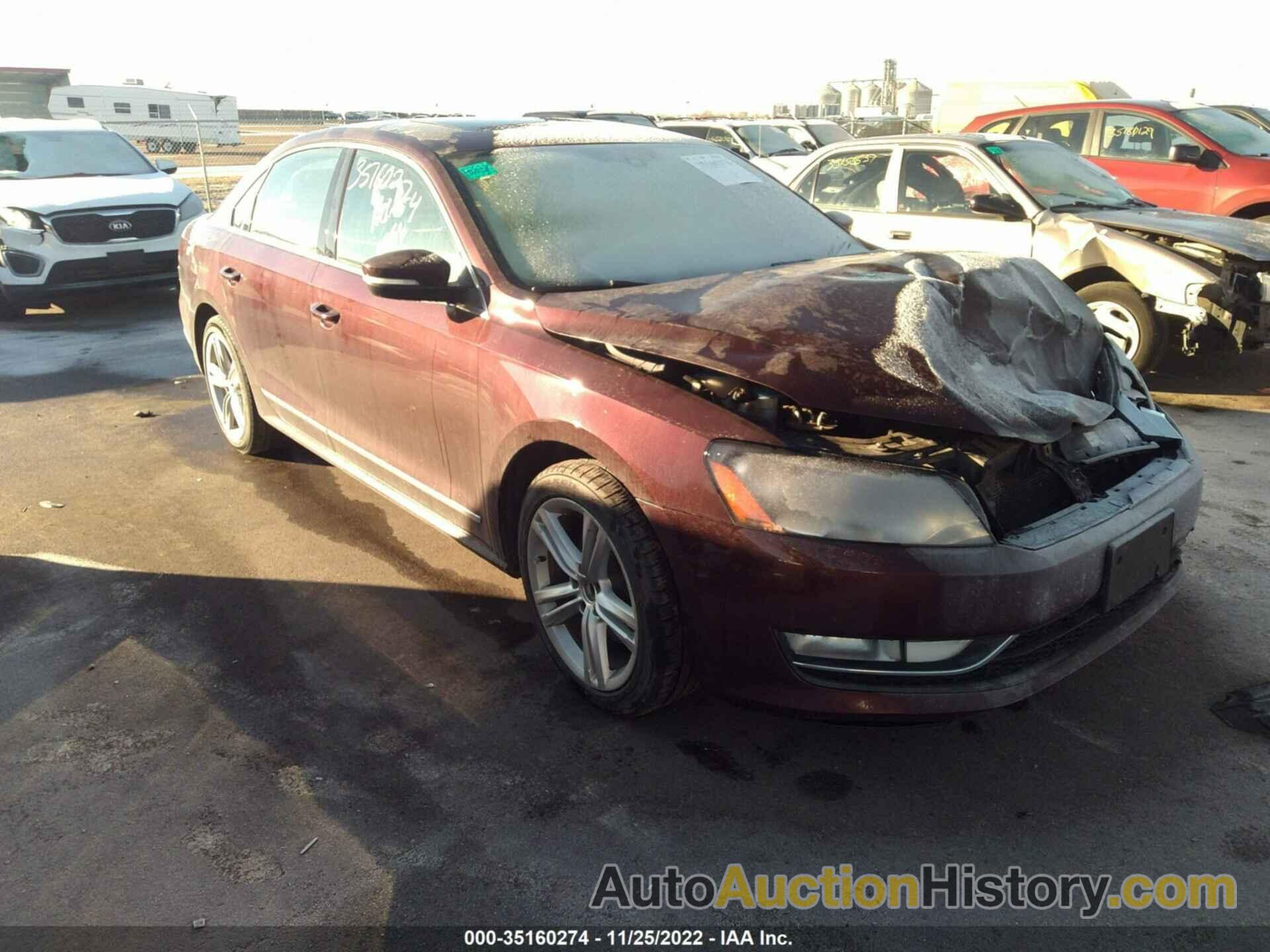 VOLKSWAGEN PASSAT TDI SE W/SUNROOF & NAV, 1VWBN7A39EC017118