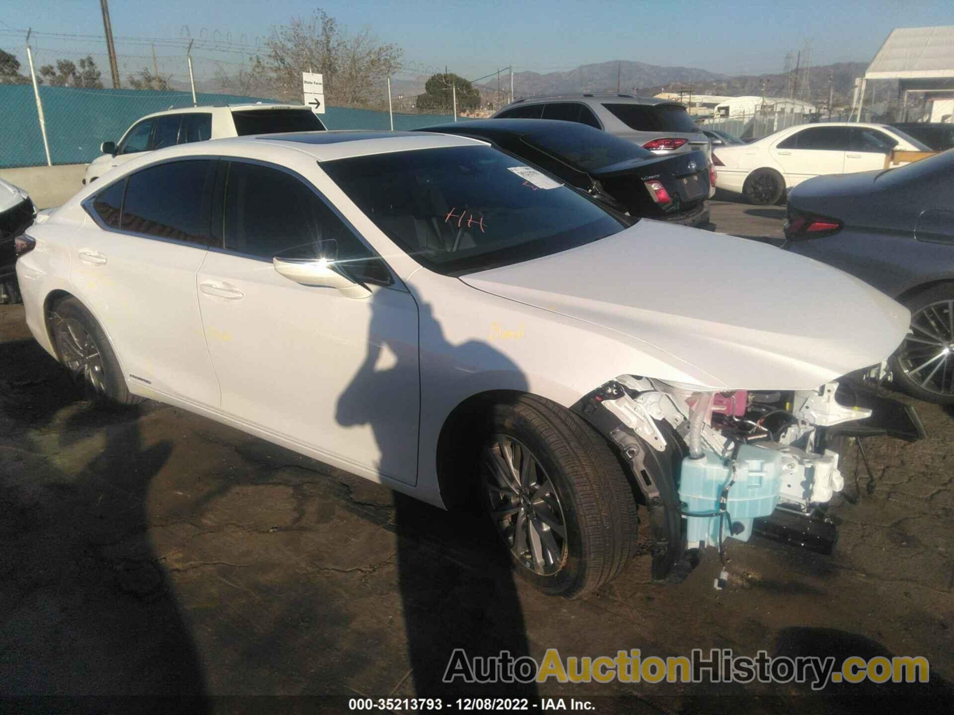 LEXUS ES ES 300H, 58ACA1C10NU022718