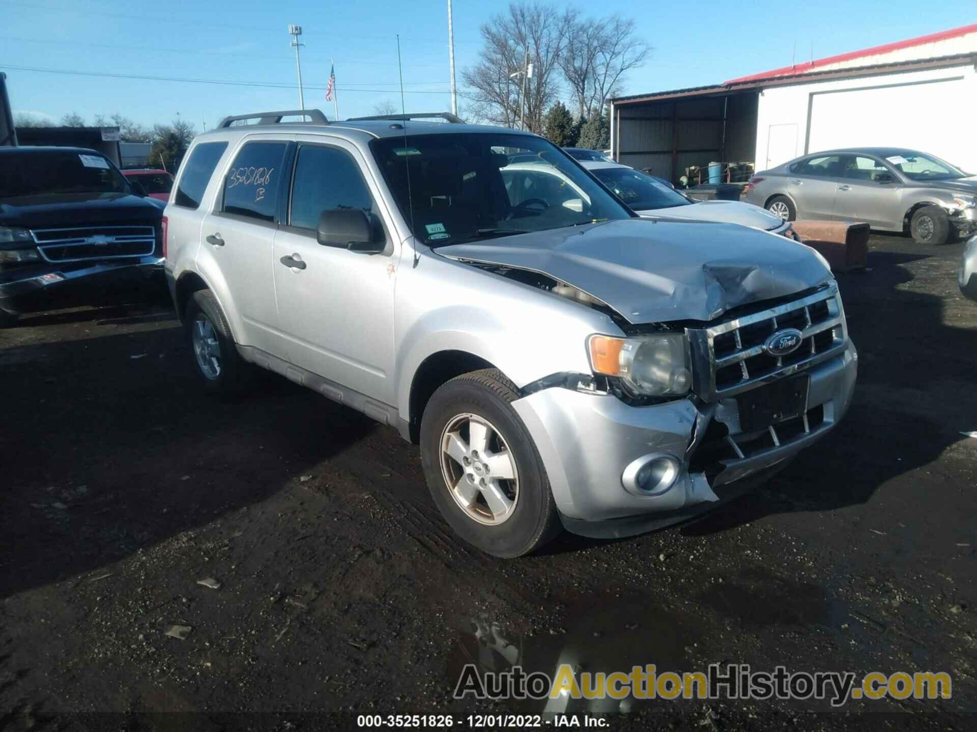 FORD ESCAPE XLT, 1FMCU0D70CKA73740