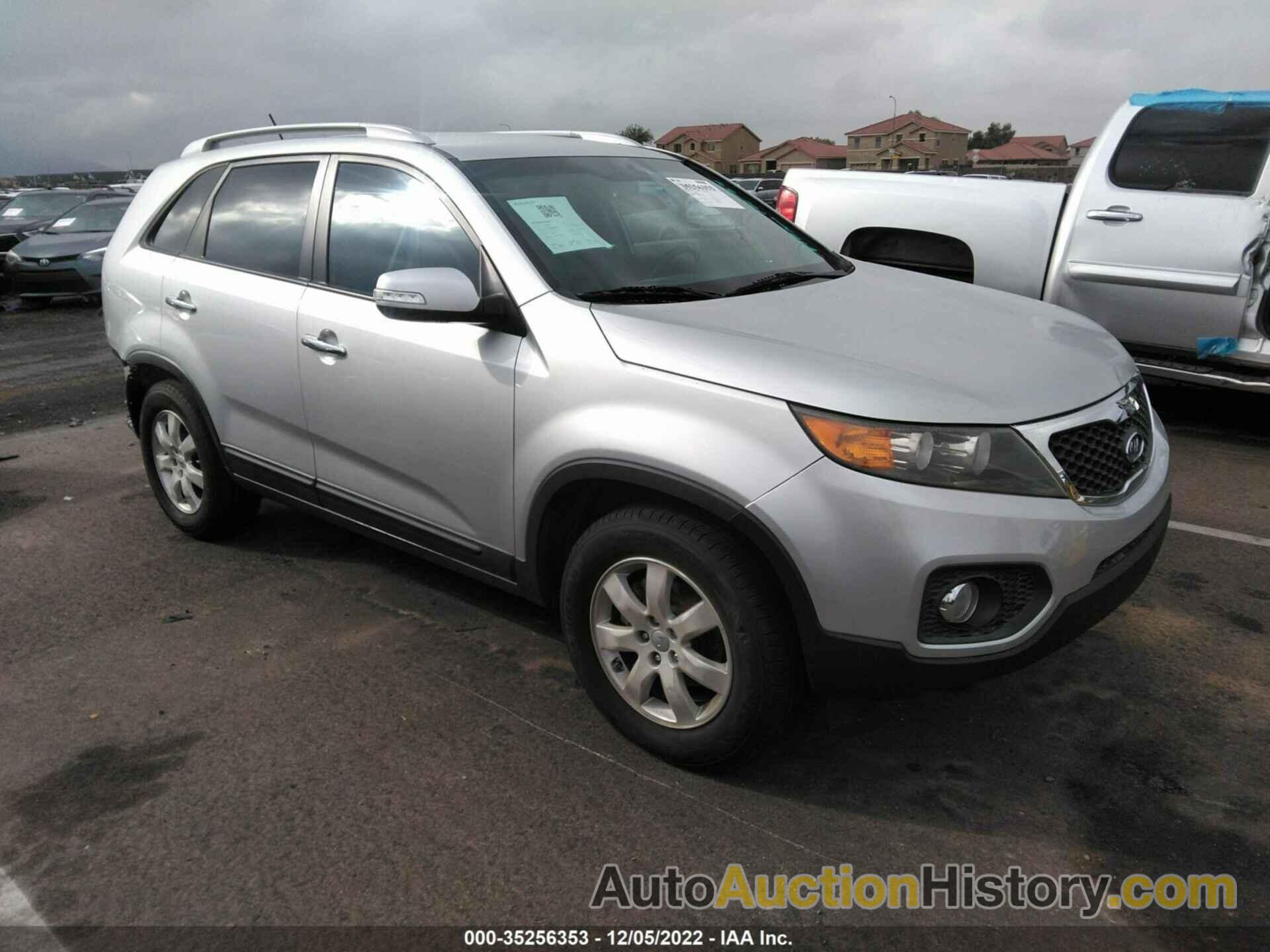 KIA SORENTO LX, 5XYKT3A64DG359534