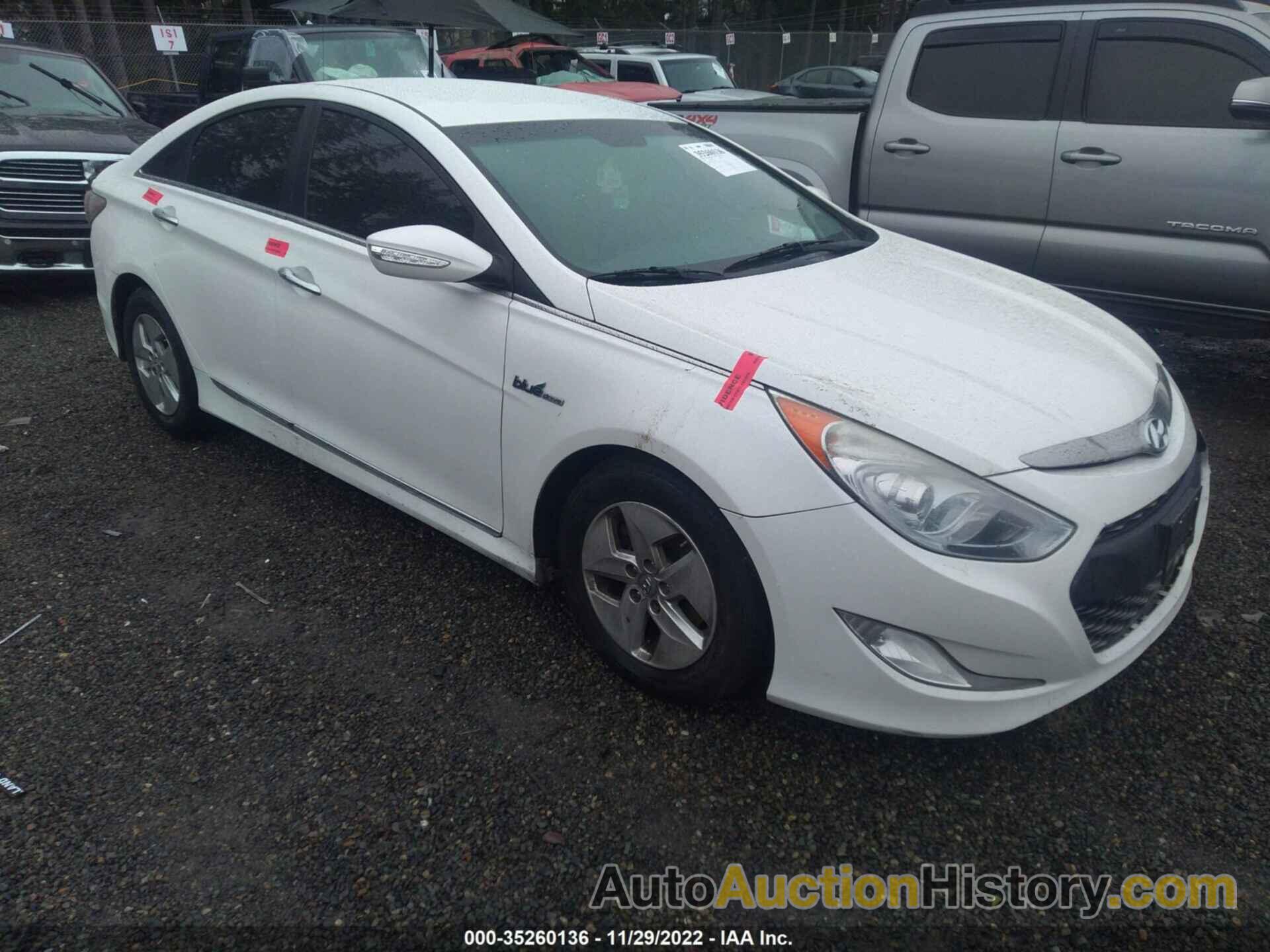 HYUNDAI SONATA HYBRID, KMHEC4A46CA021323