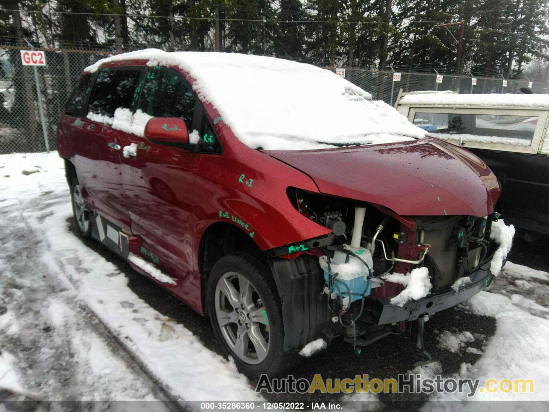 TOYOTA SIENNA SE, 5TDXZ3DC7KS984595