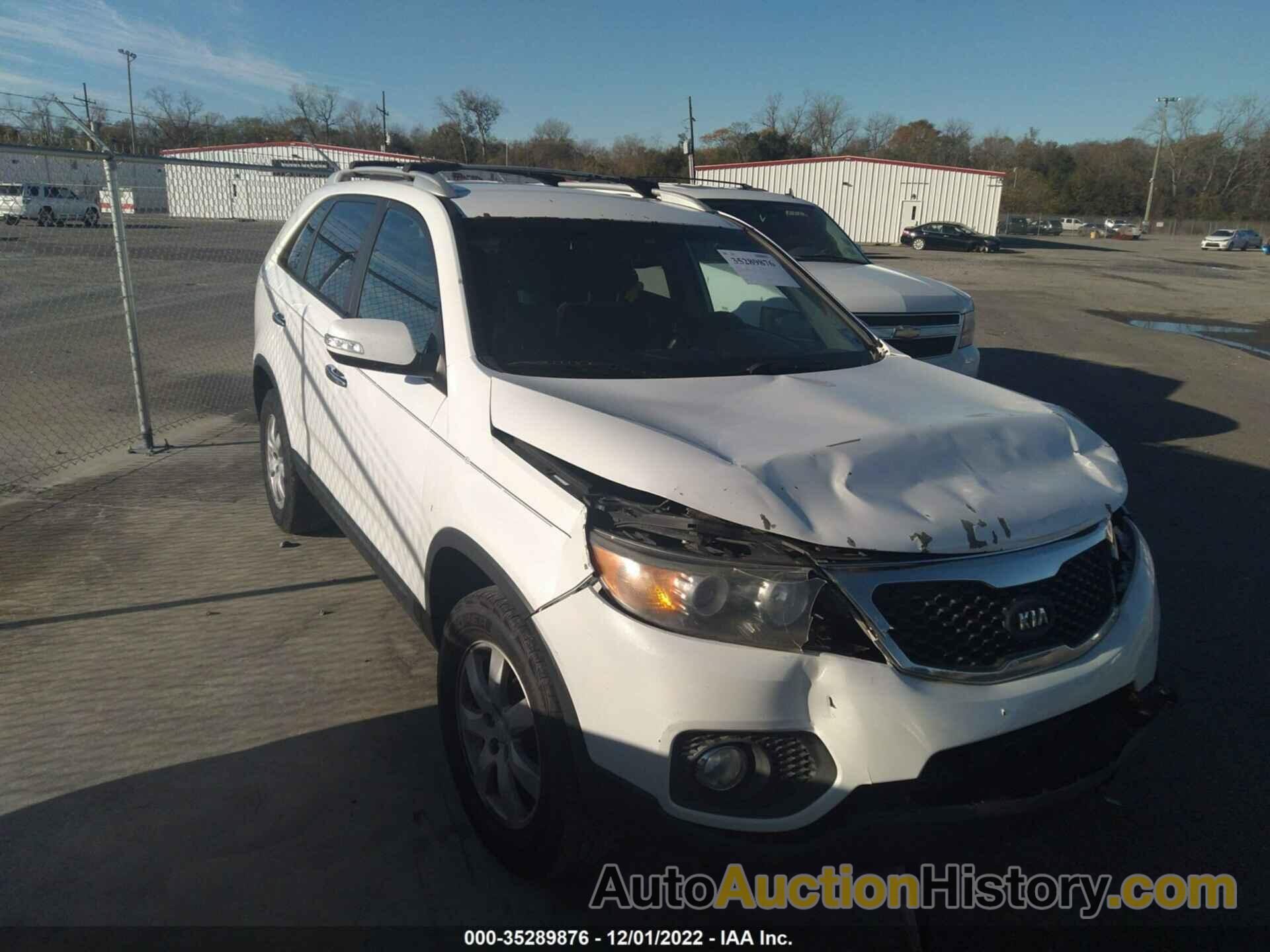 KIA SORENTO LX, 5XYKT4A10BG143350