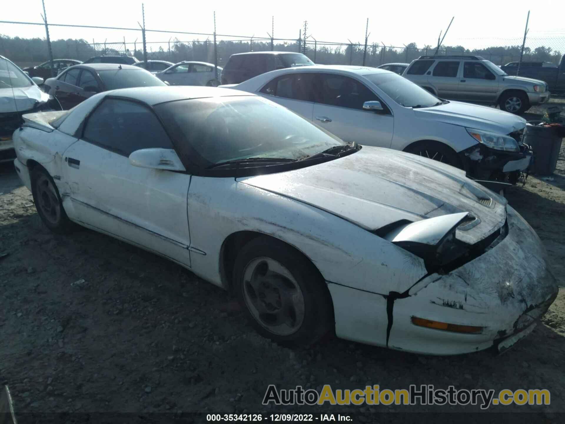 PONTIAC FIREBIRD, 2G2FS22S8S2247688