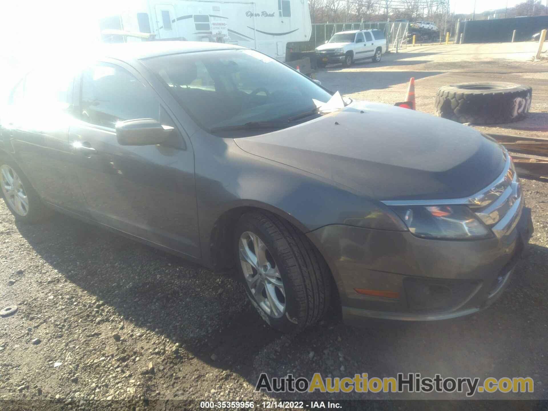 FORD FUSION SE, 3FAHP0HG4CR261237