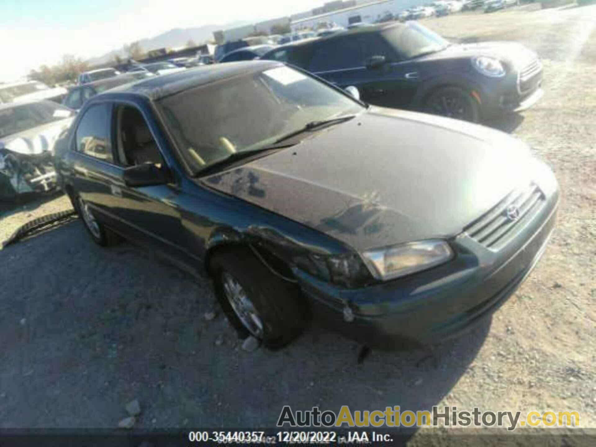 TOYOTA CAMRY LE/XLE/CE, 4T1BF22K6VU039852